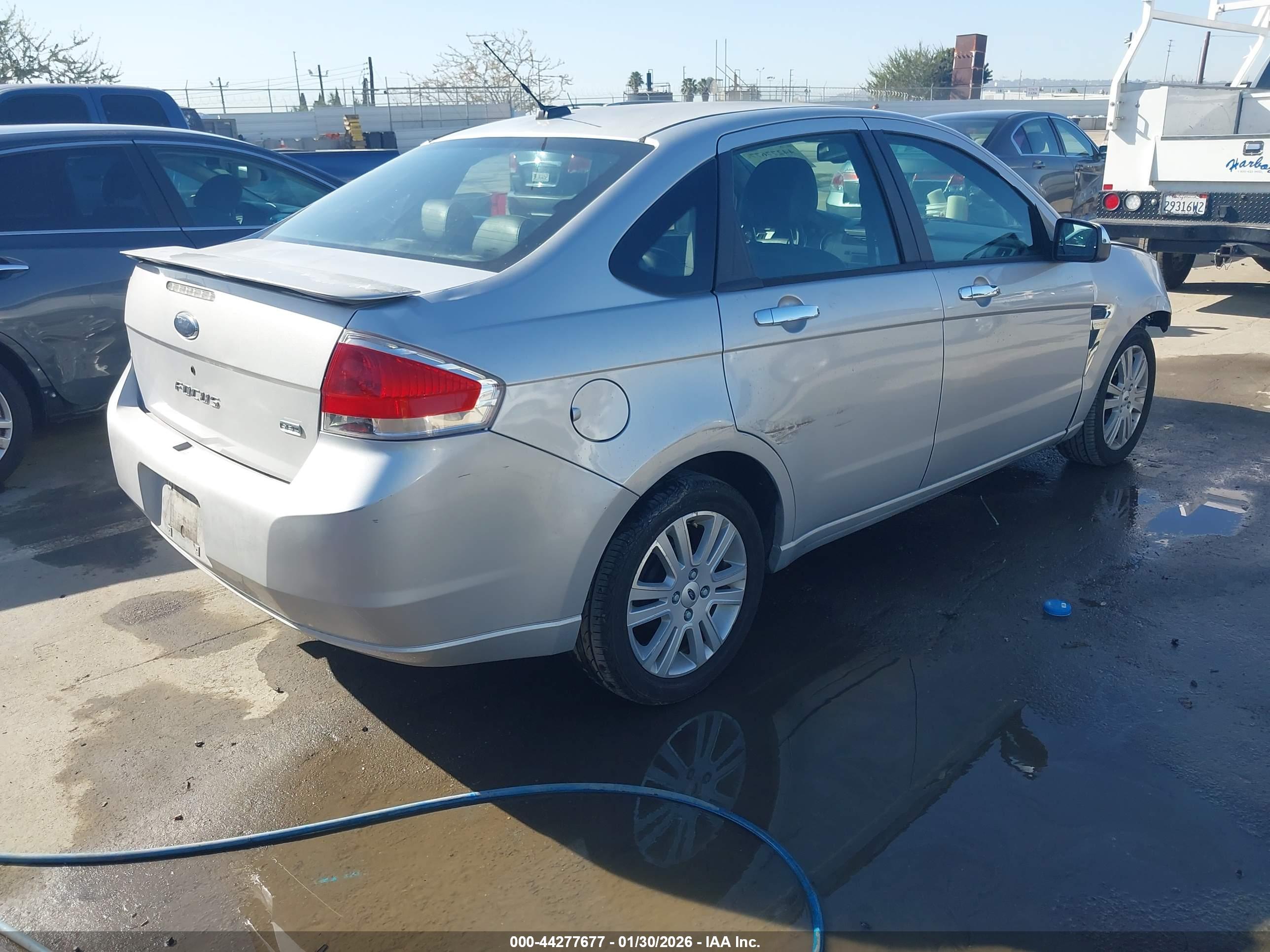 FORD FOCUS image 4