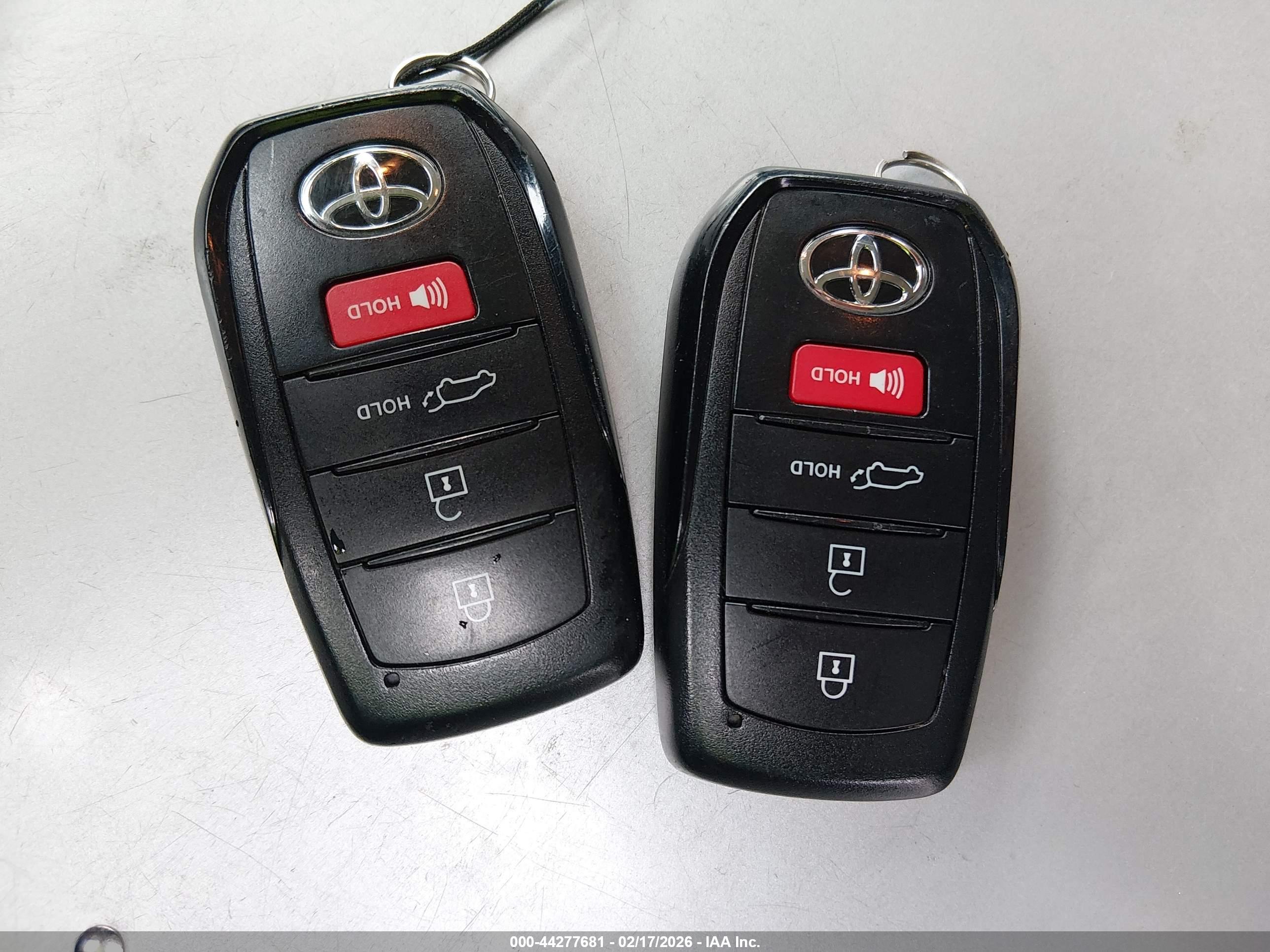 TOYOTA SEQUOIA image 11