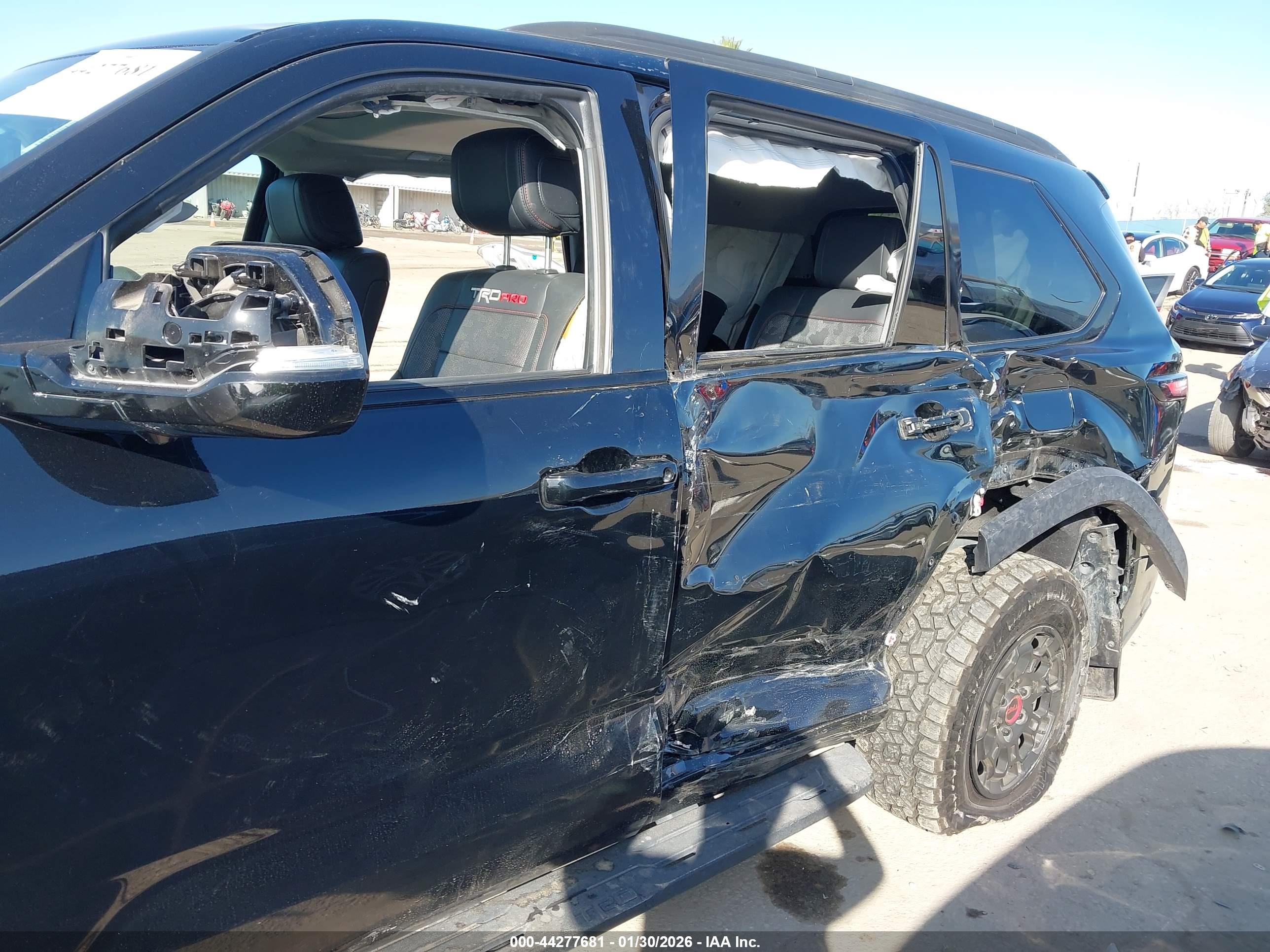 TOYOTA SEQUOIA image 6