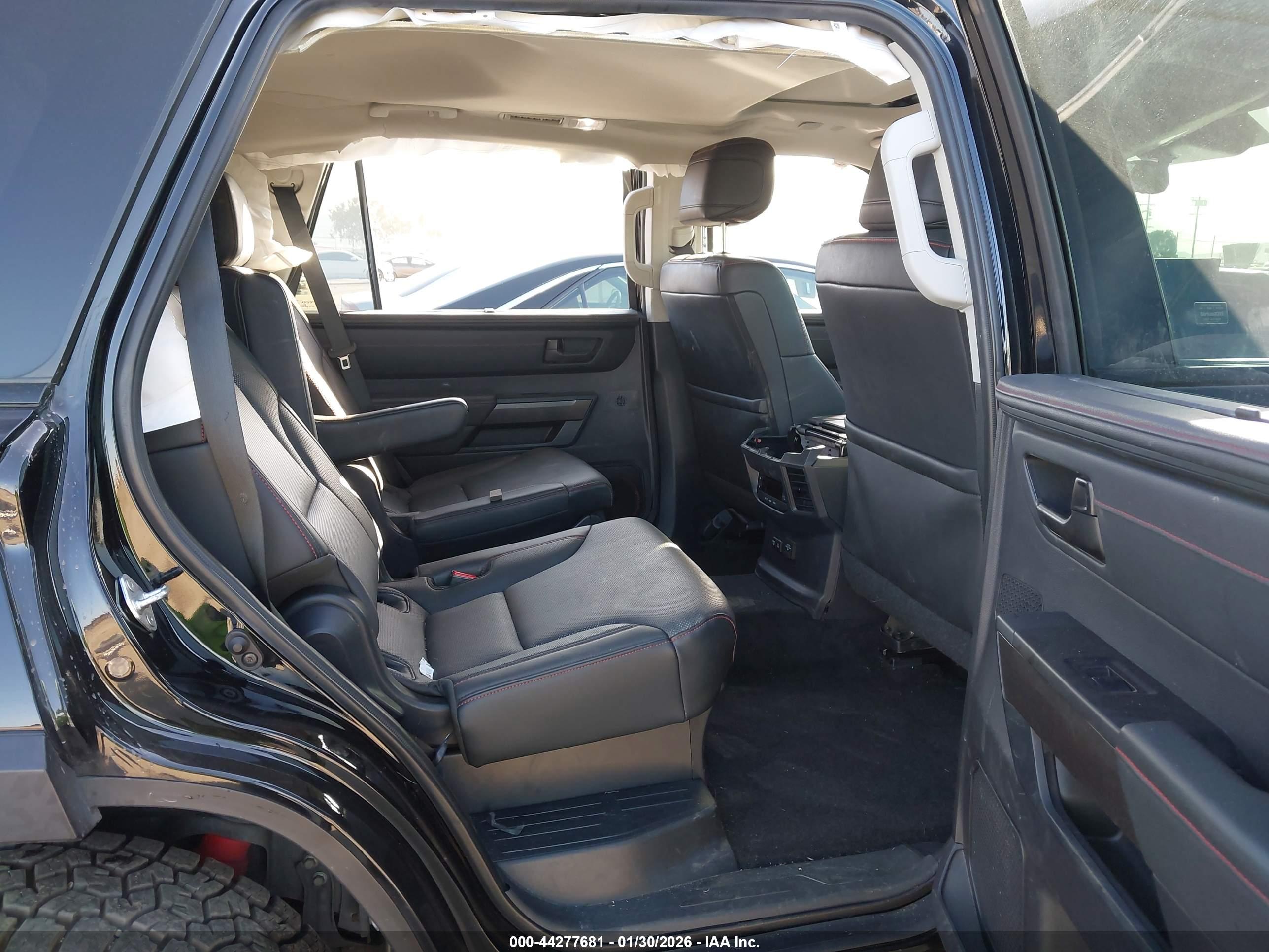 TOYOTA SEQUOIA image 8