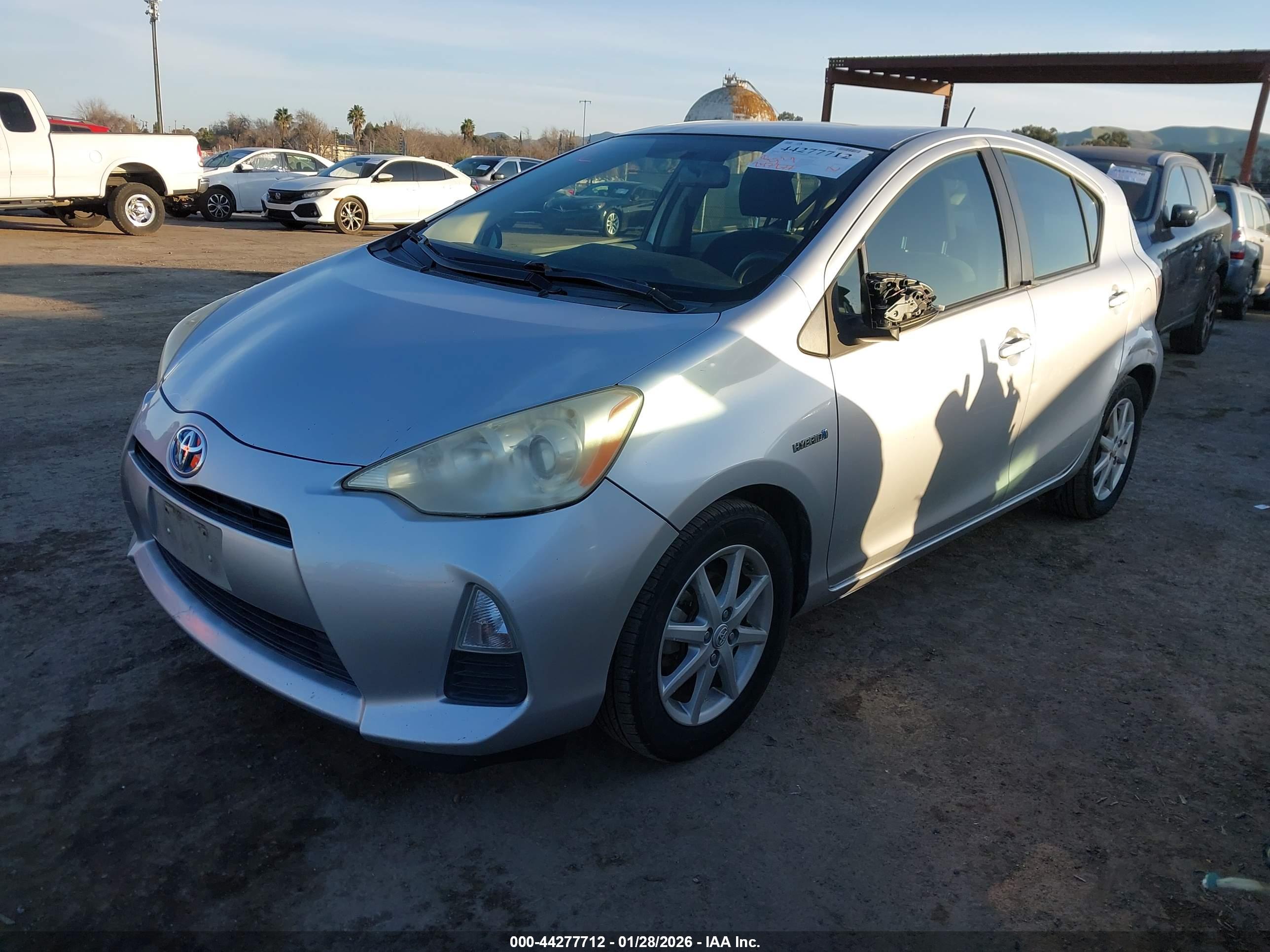 TOYOTA PRIUS image 2