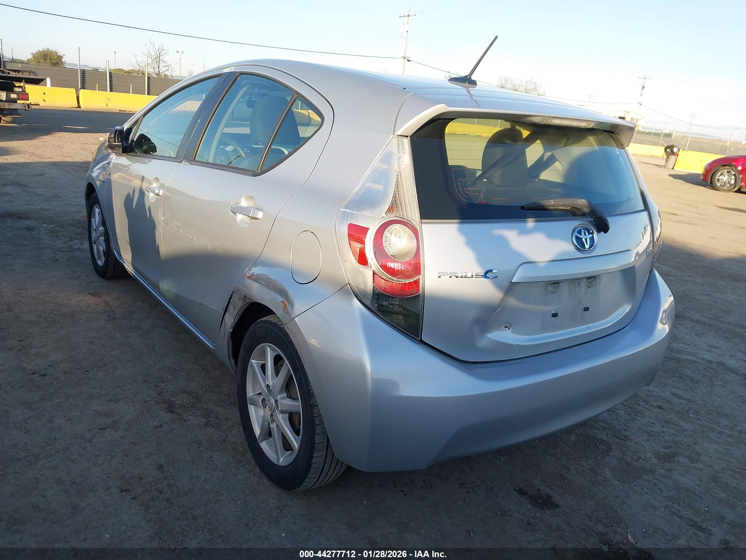 TOYOTA PRIUS image 3