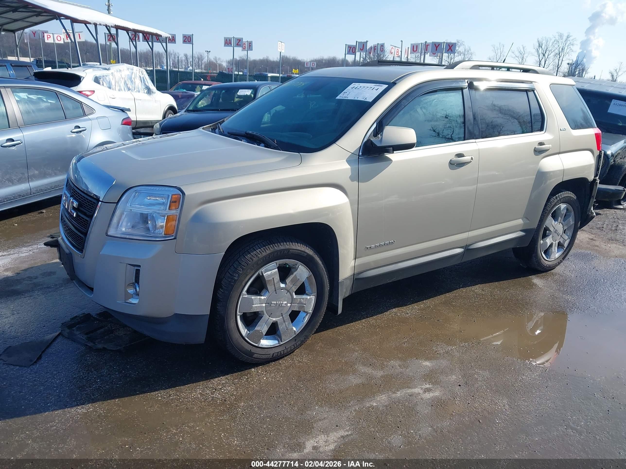 GMC TERRAIN image 2