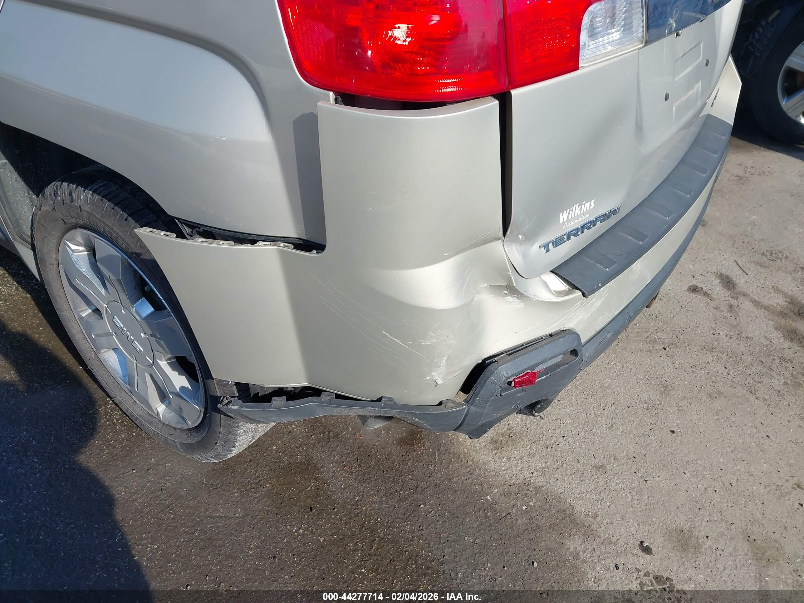 GMC TERRAIN image 6