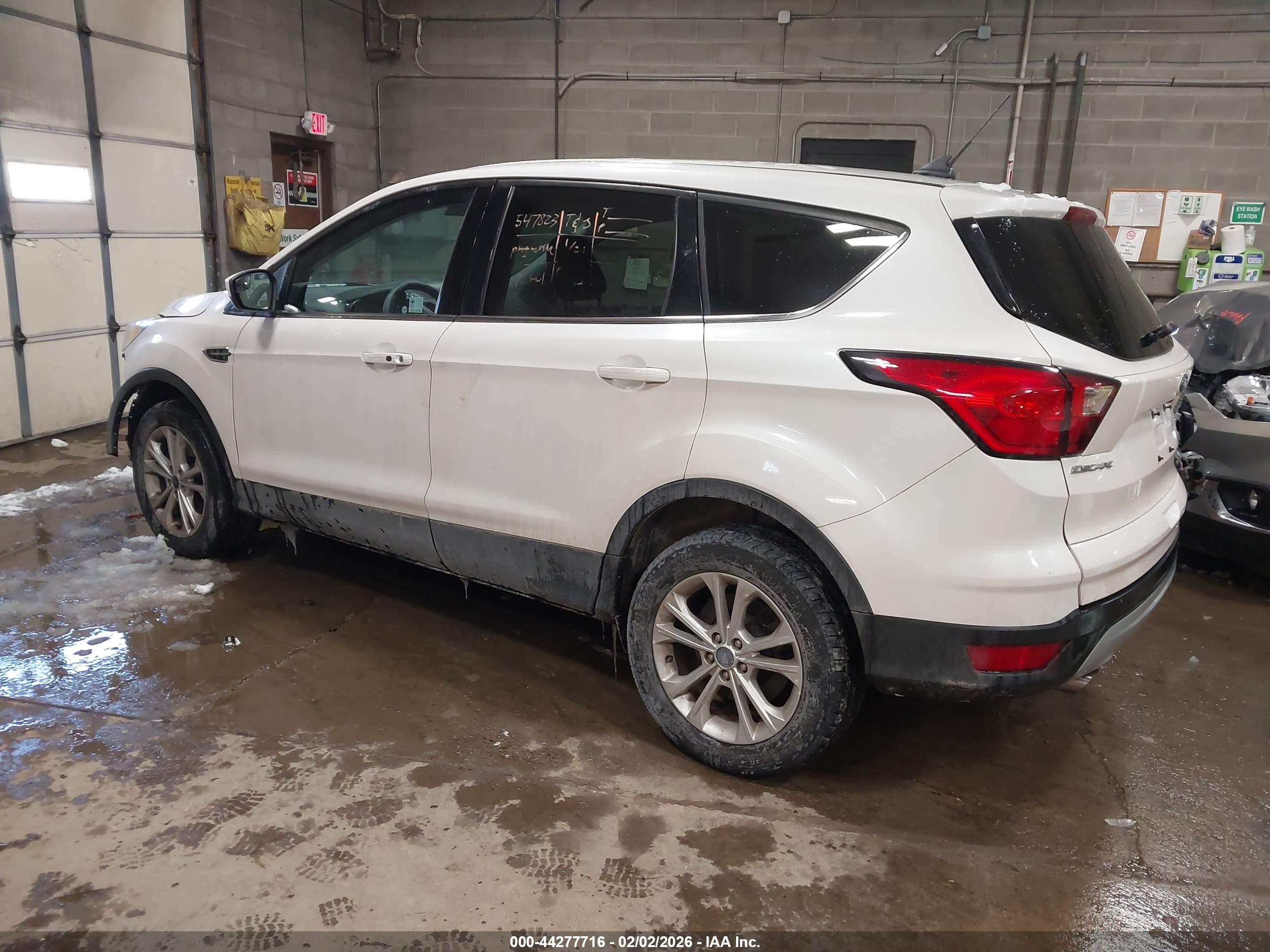 FORD ESCAPE image 3