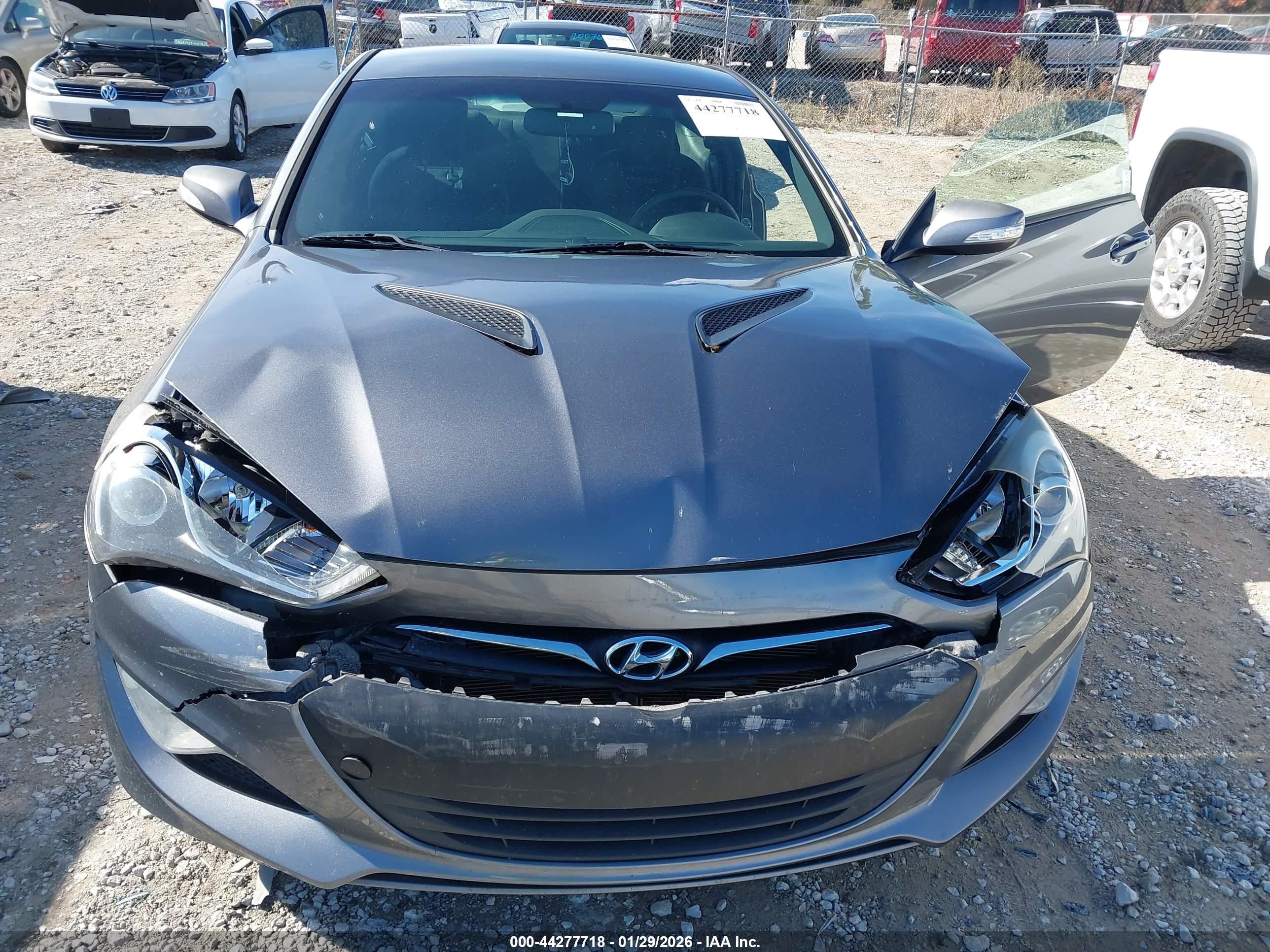 HYUNDAI GENESIS image 10