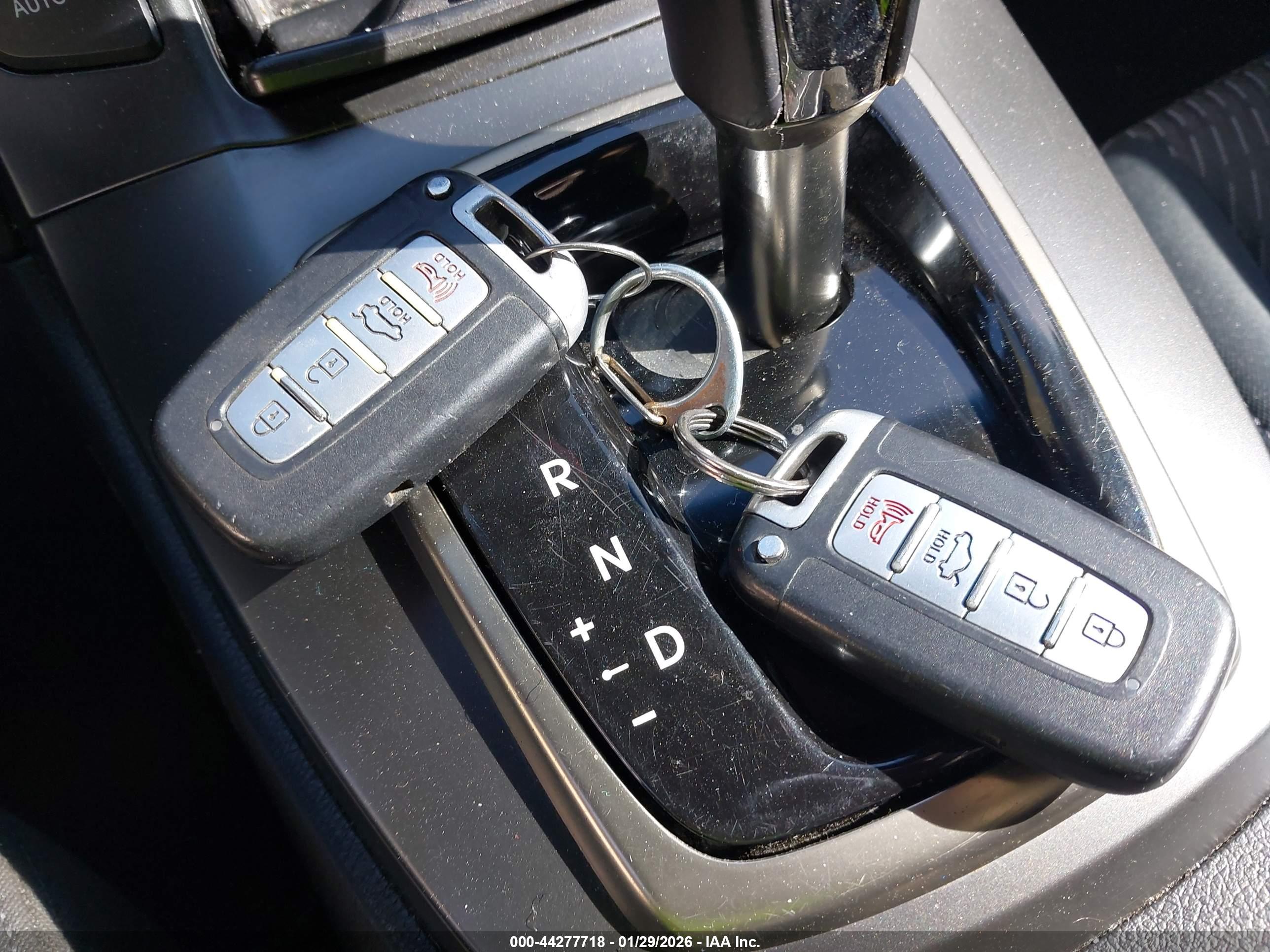 HYUNDAI GENESIS image 11