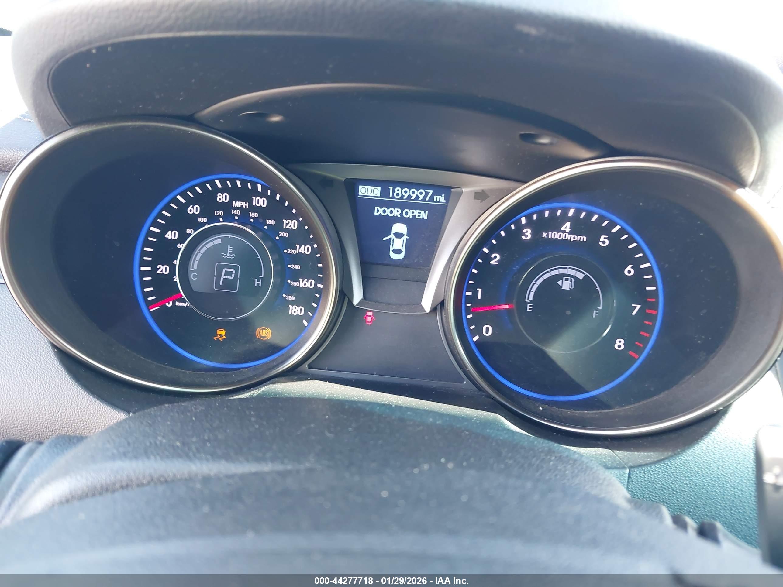 HYUNDAI GENESIS image 7