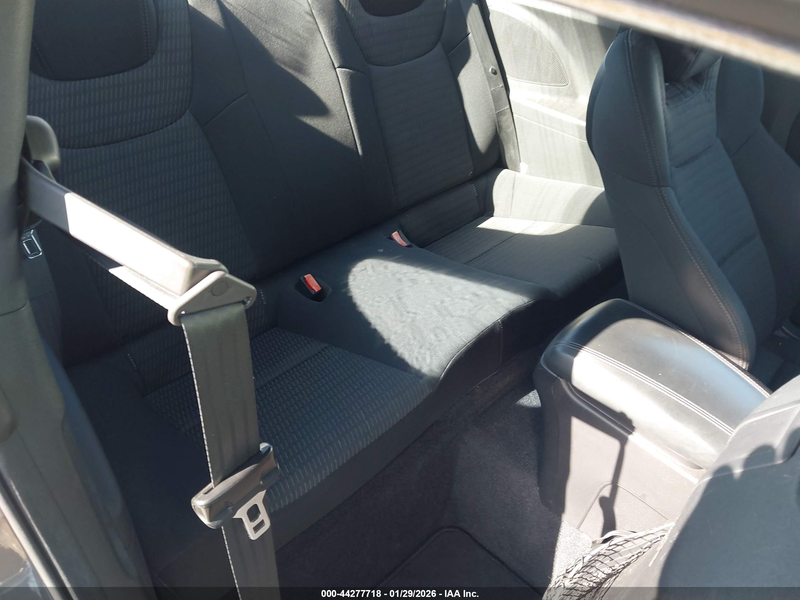 HYUNDAI GENESIS image 8