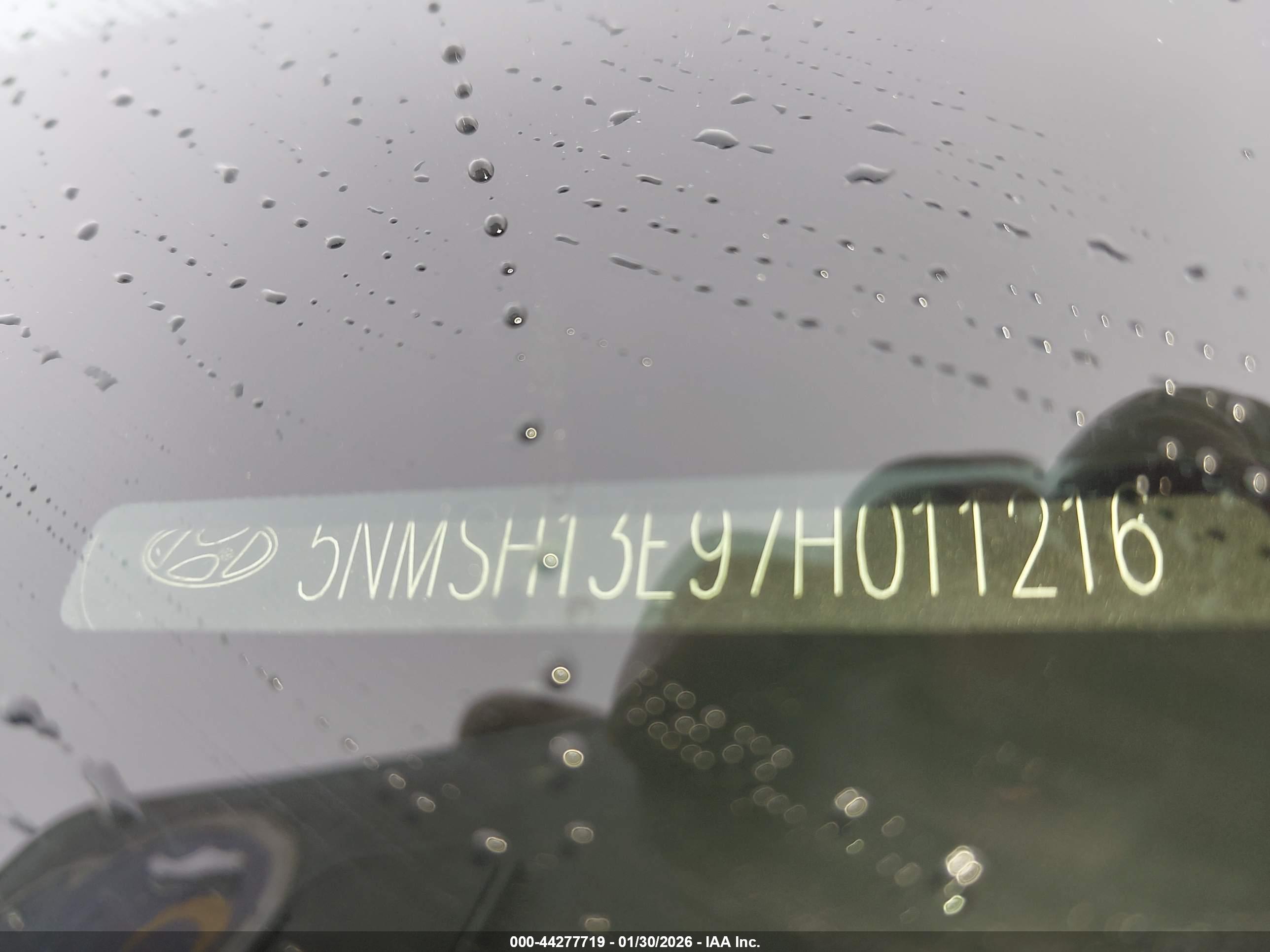 HYUNDAI SANTA image 9