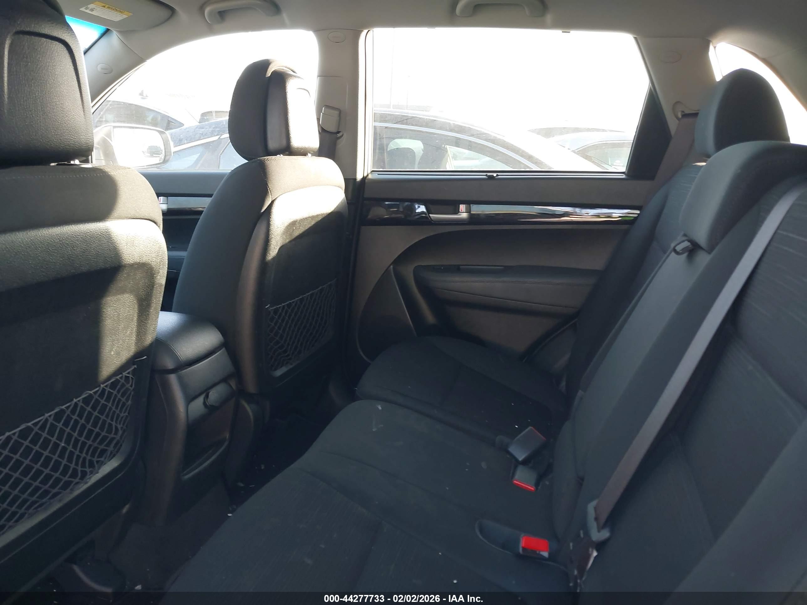 KIA SORENTO image 8