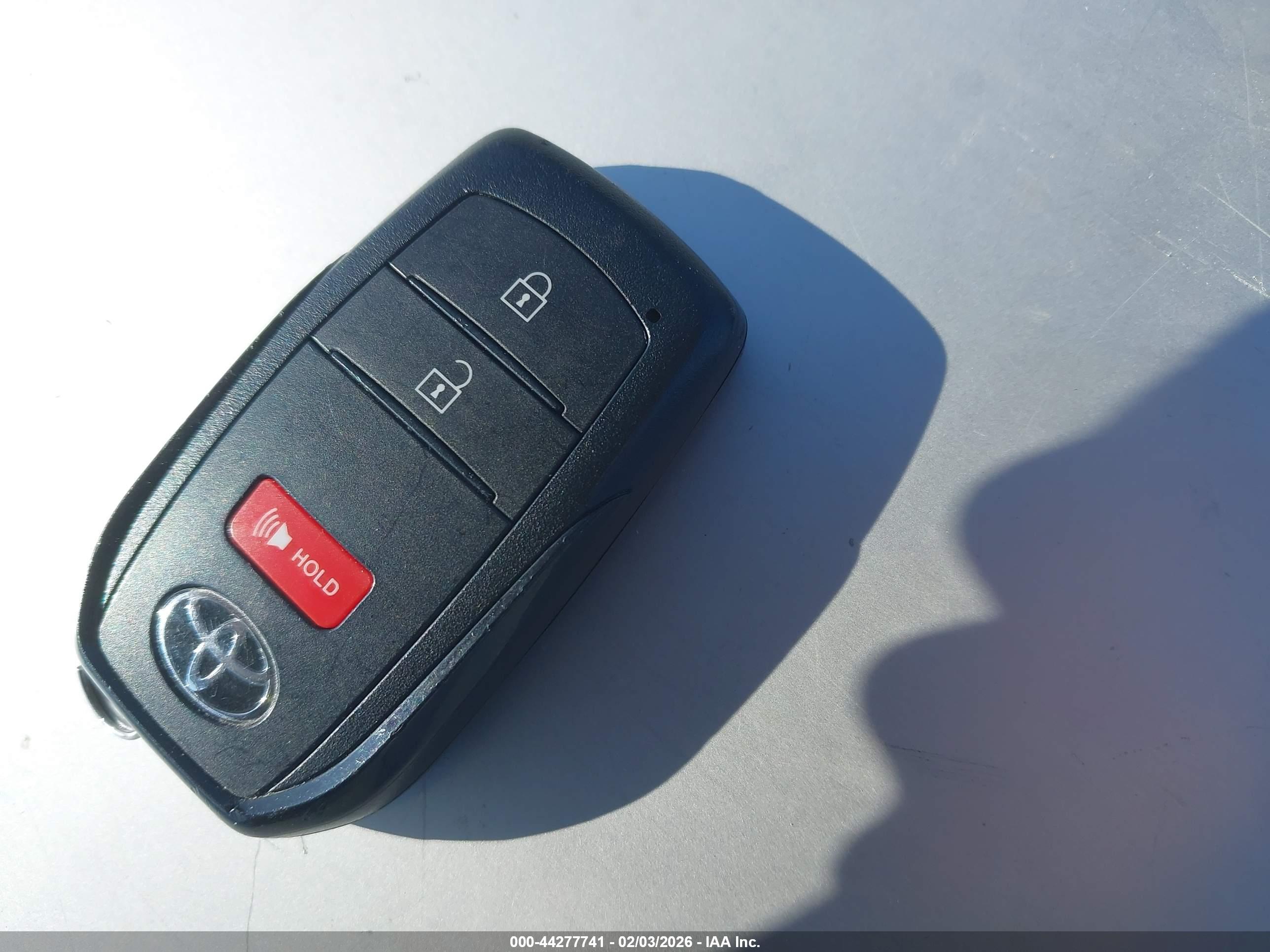 TOYOTA 4RUNNER image 11