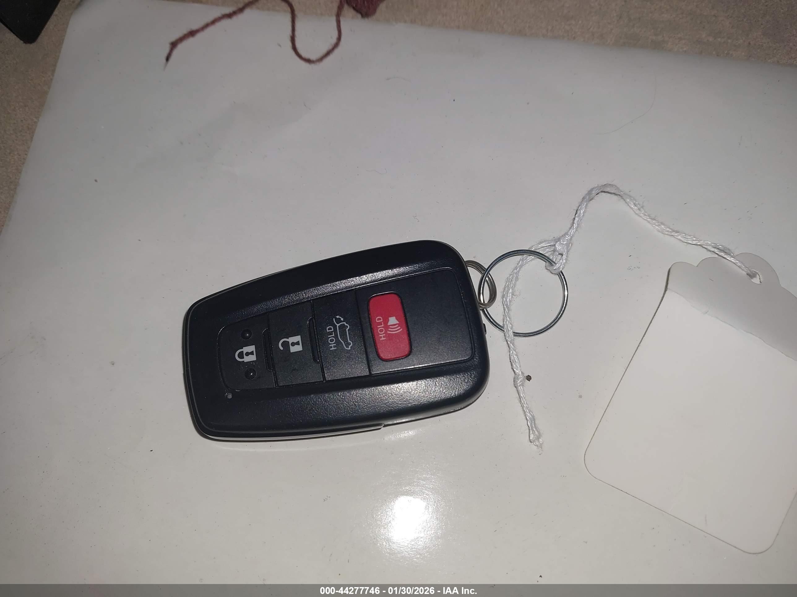 TOYOTA RAV4 image 11