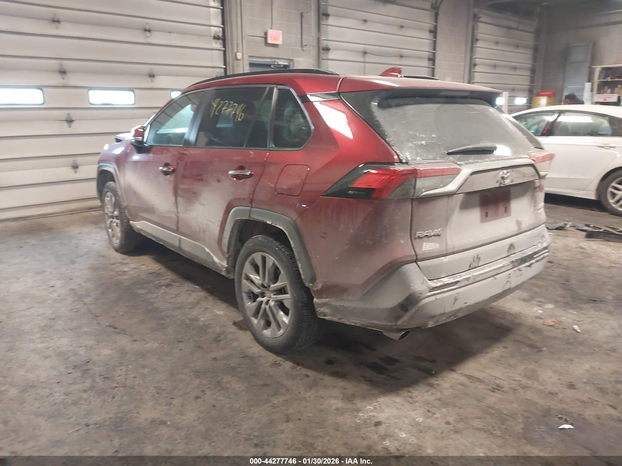 TOYOTA RAV4 image 3