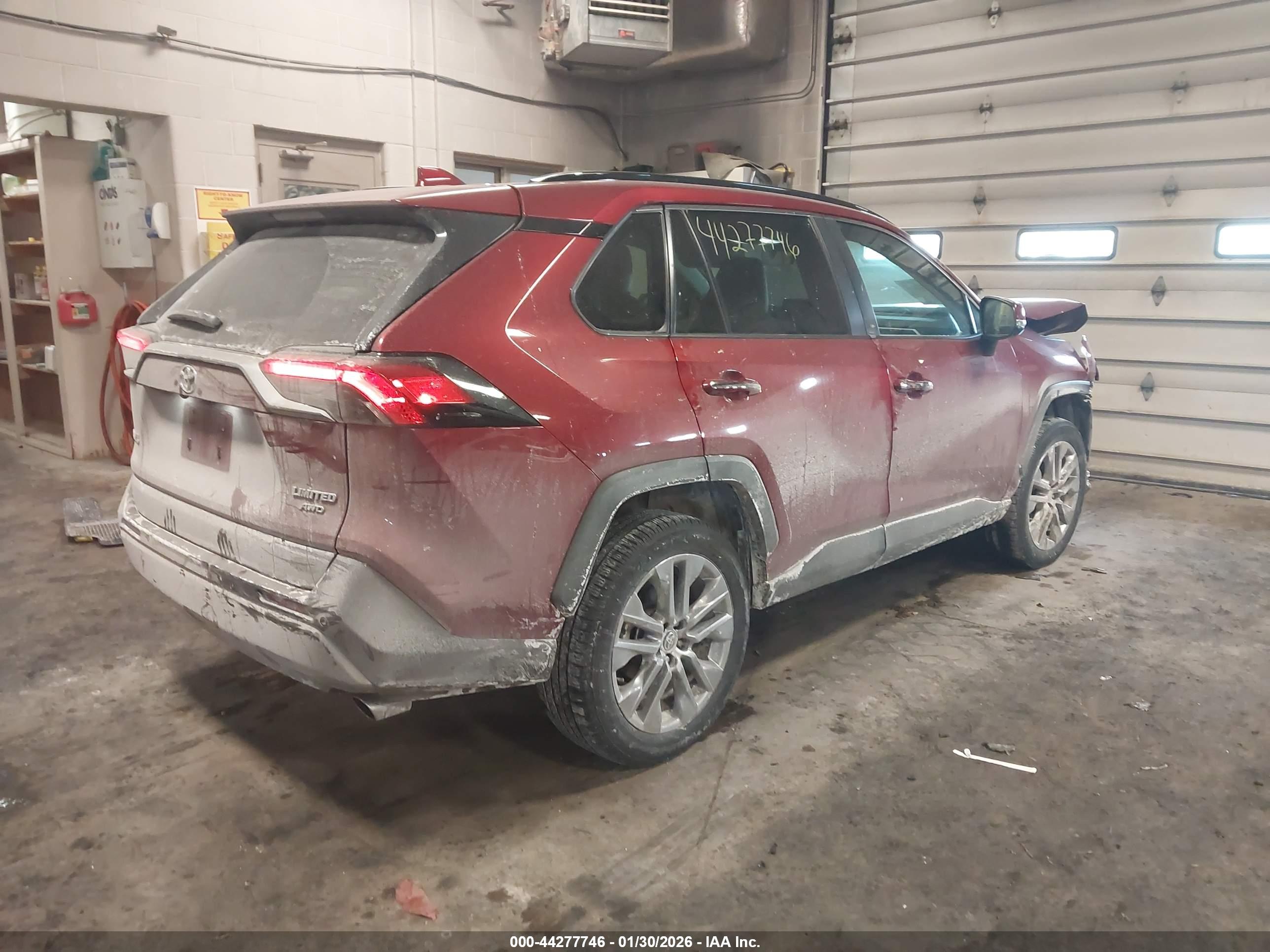 TOYOTA RAV4 image 4