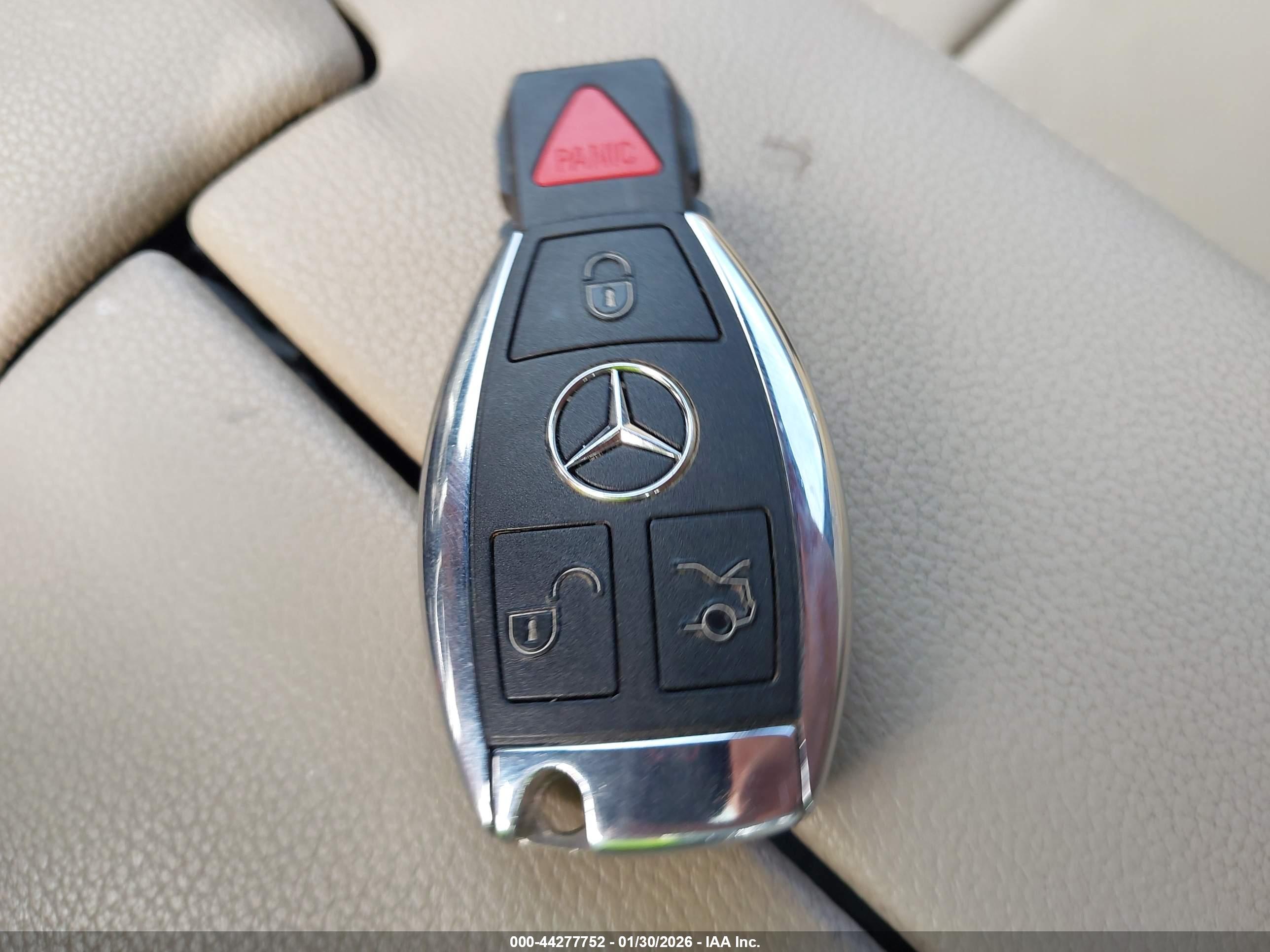 MERCEDES-BENZ E image 11
