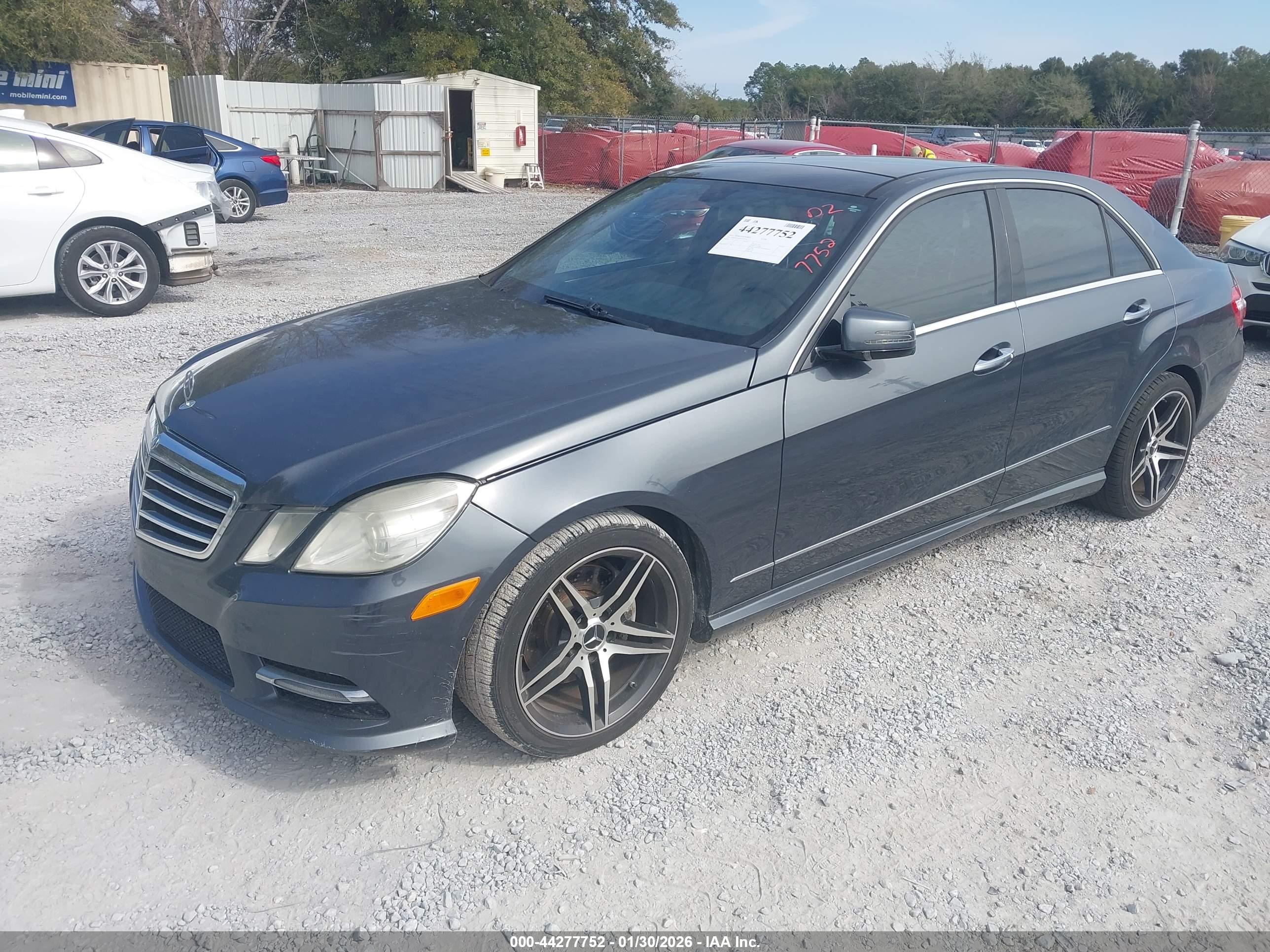 MERCEDES-BENZ E image 2