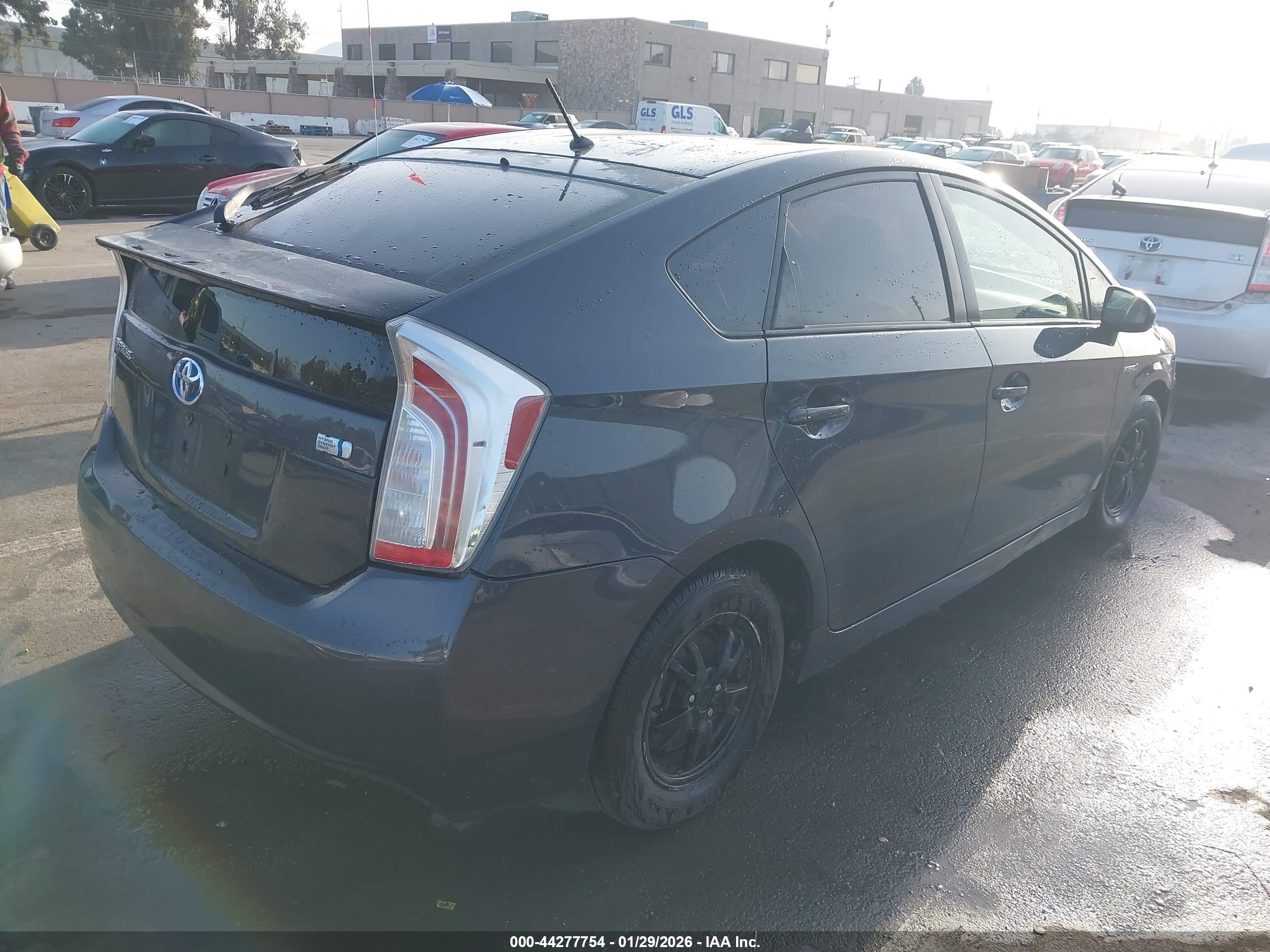 TOYOTA PRIUS image 4