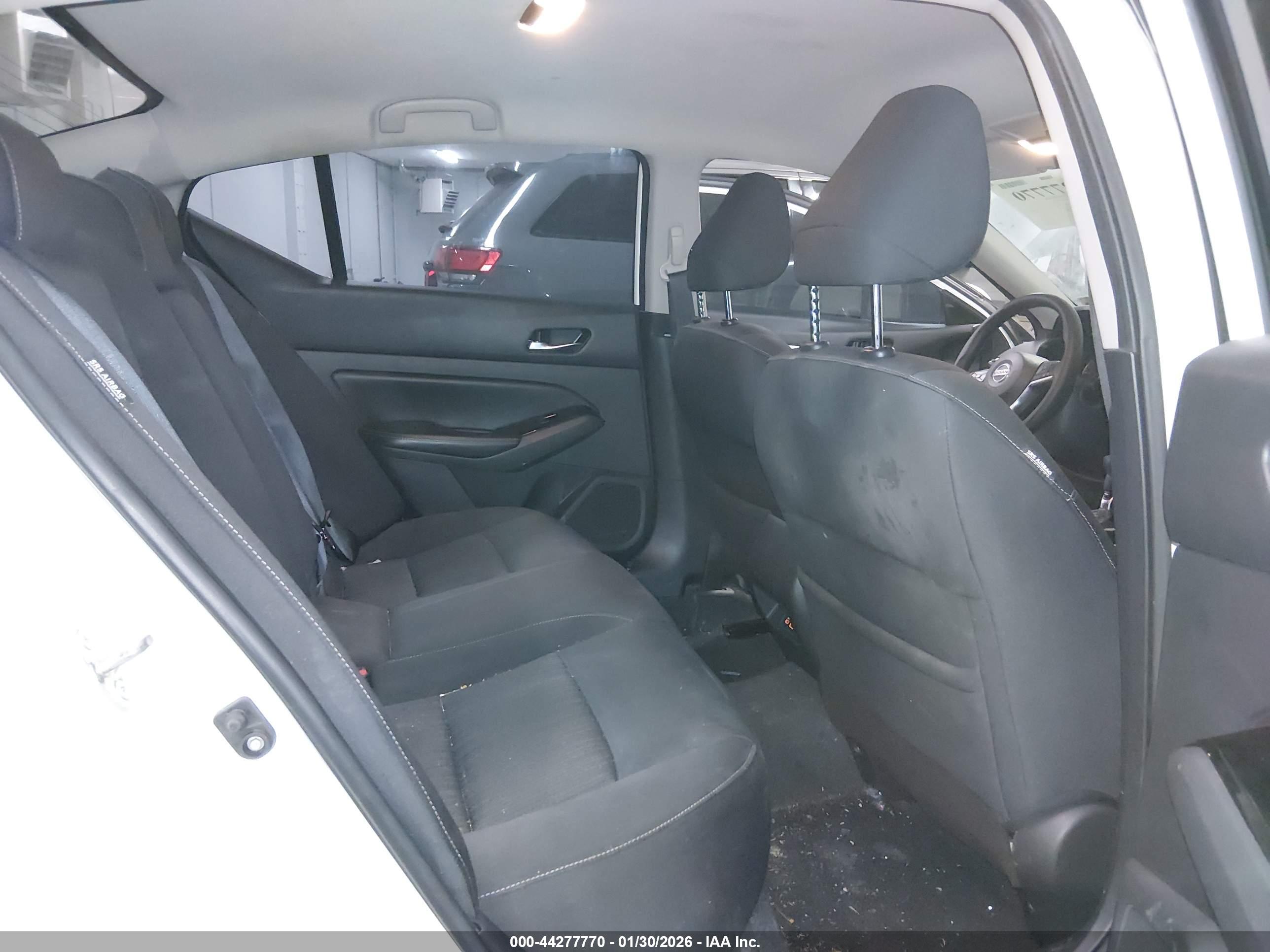 NISSAN ALTIMA image 8