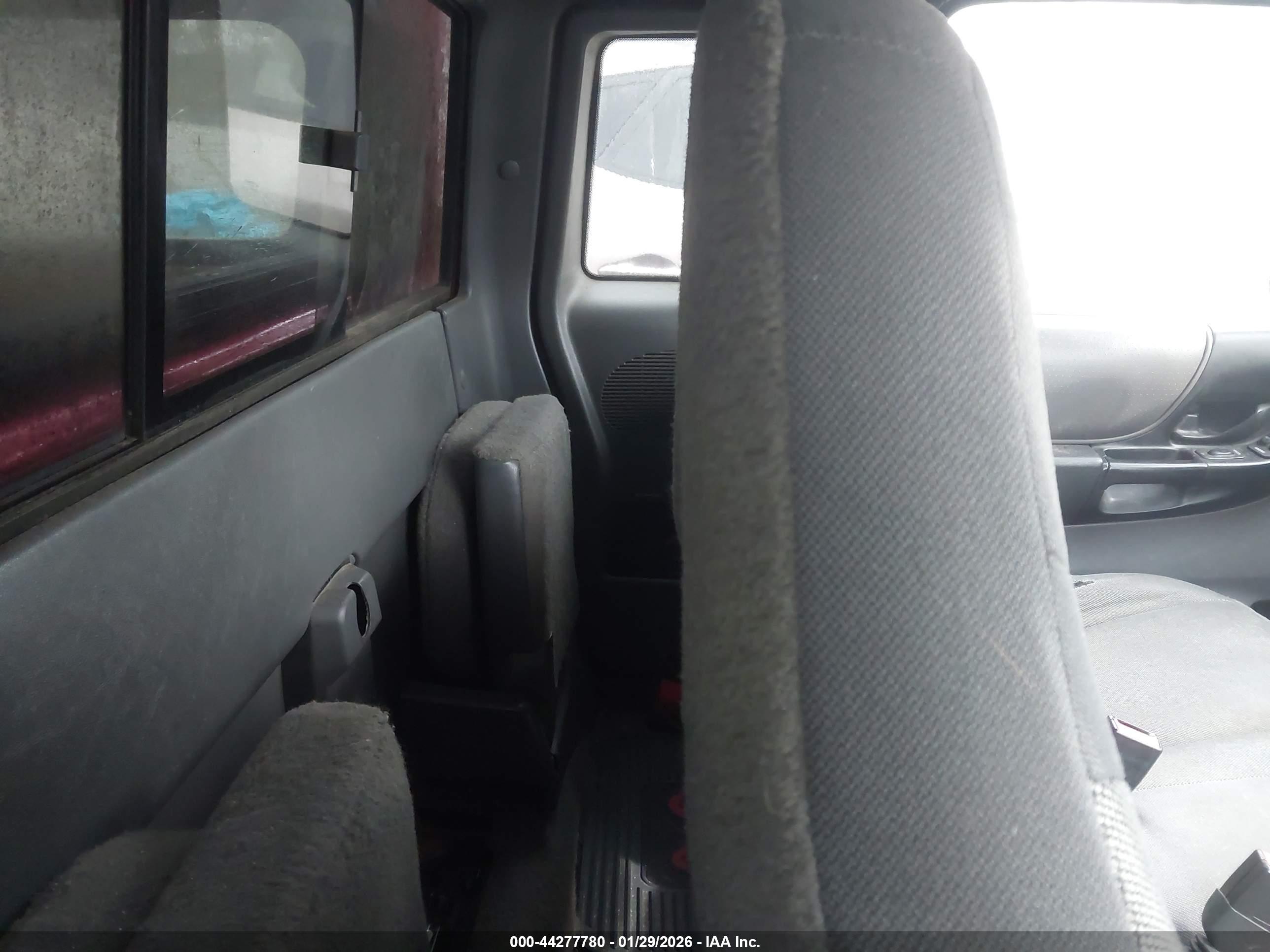FORD RANGER image 8