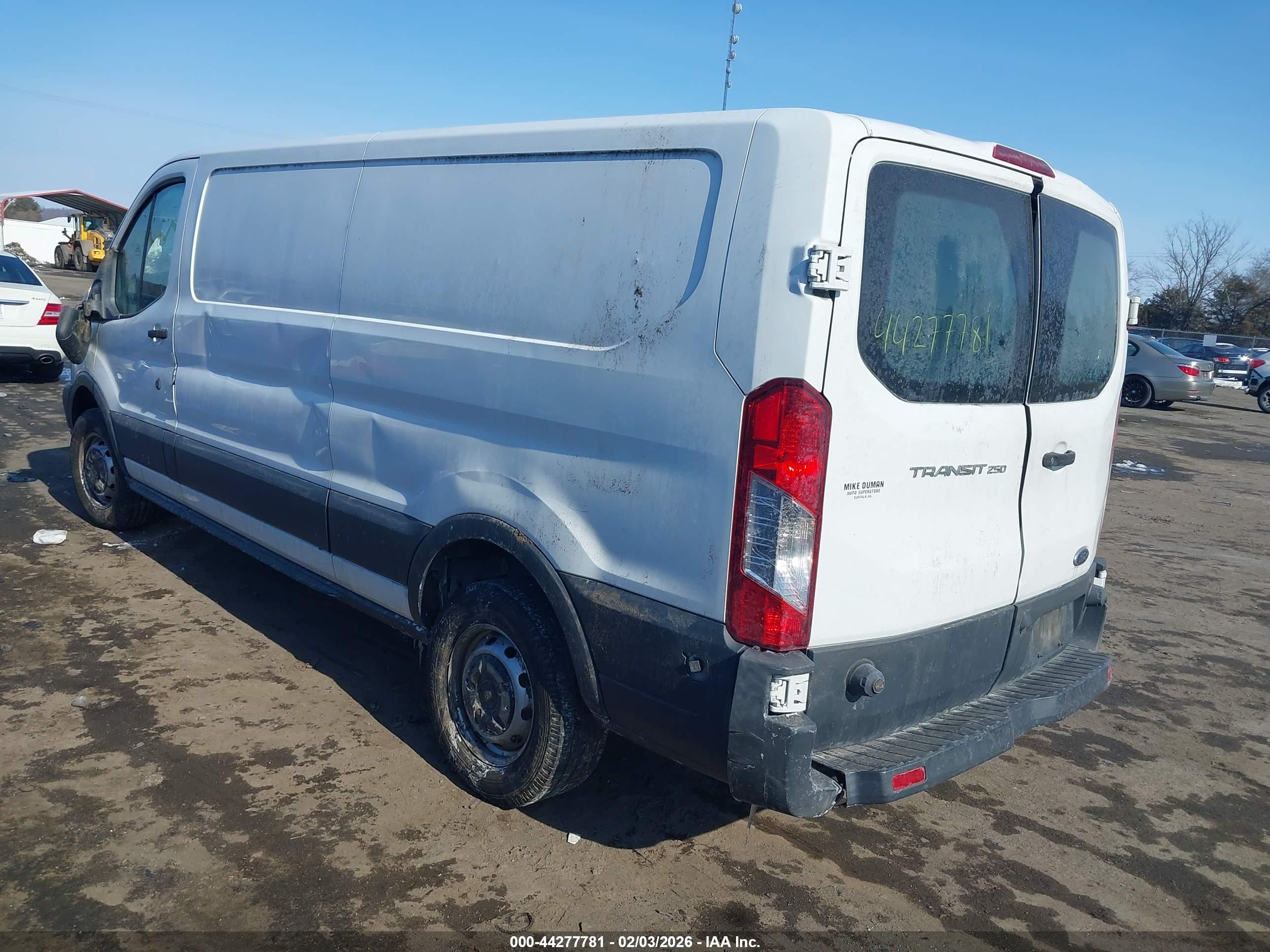 FORD TRANSIT-250 image 3
