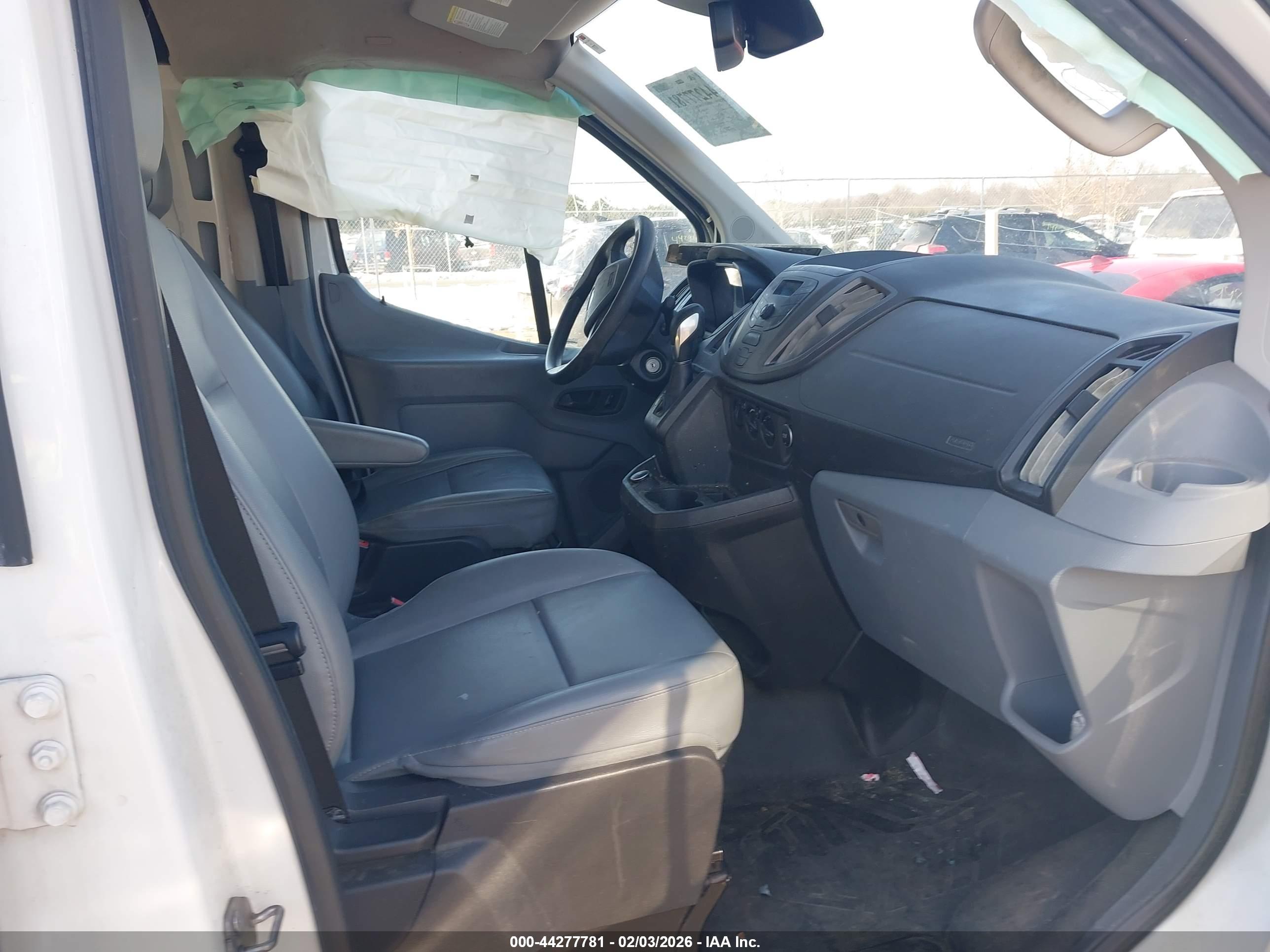 FORD TRANSIT-250 image 5