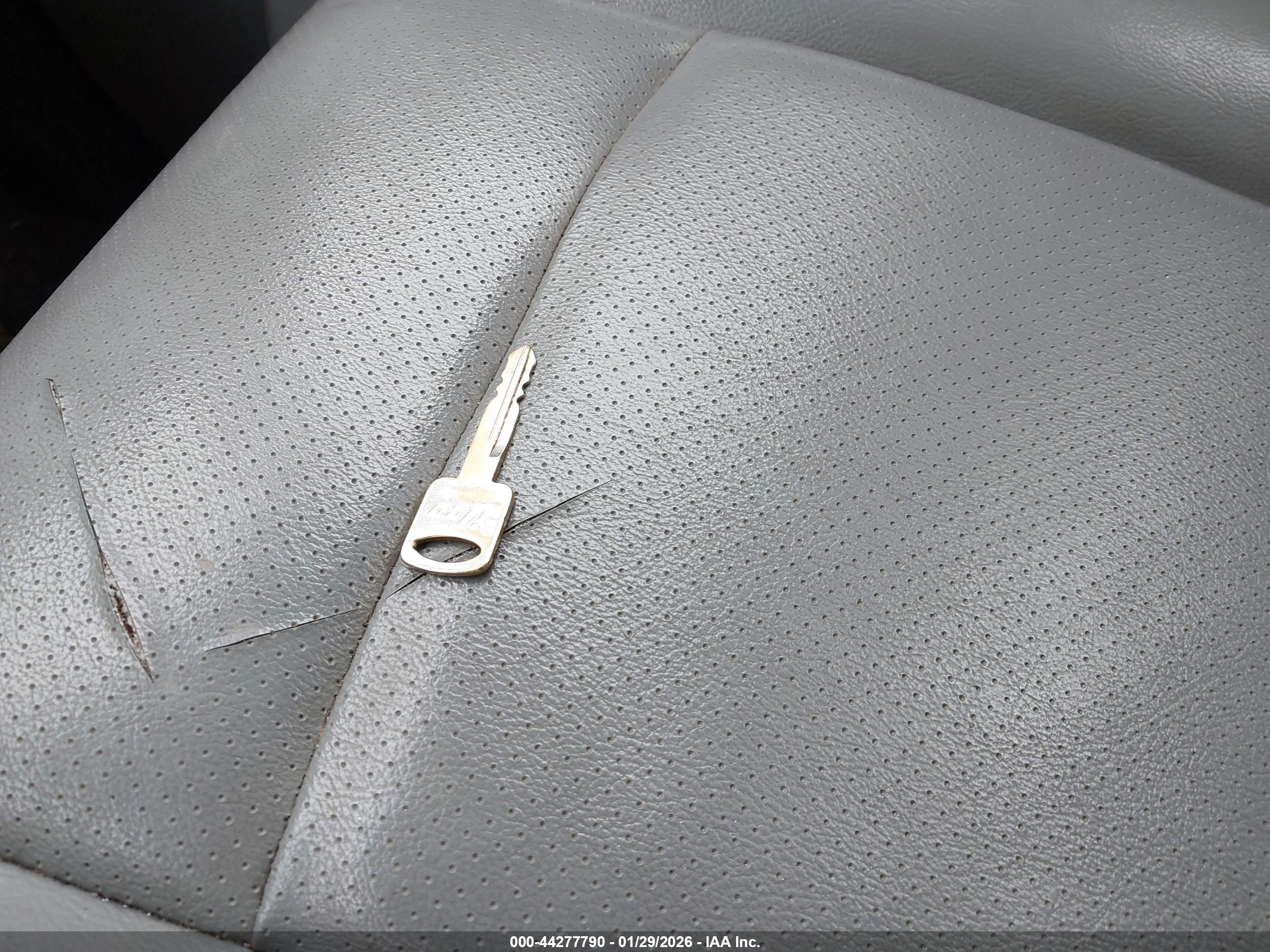 FORD E-150 image 11