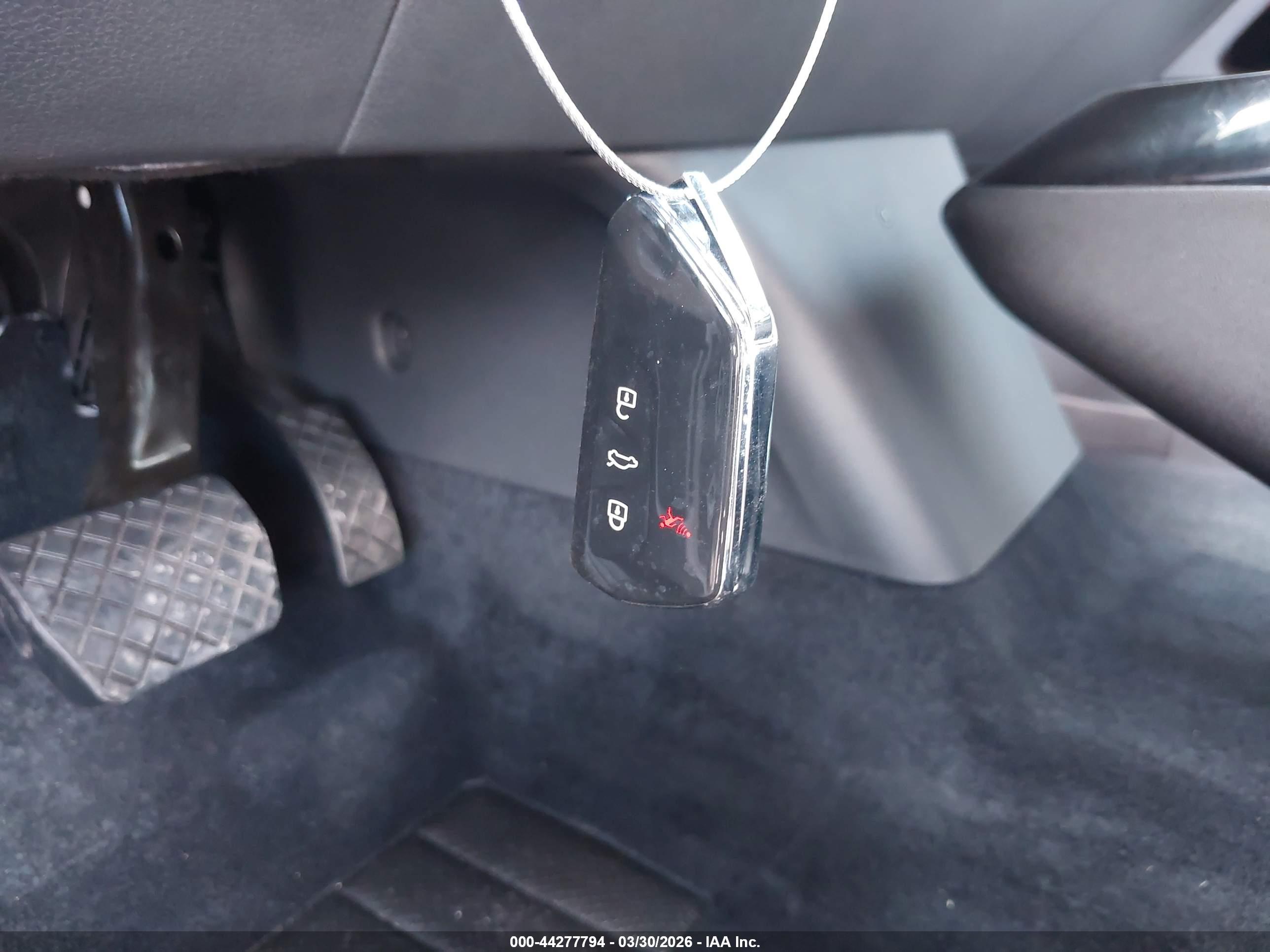 VOLKSWAGEN ID.4 image 11