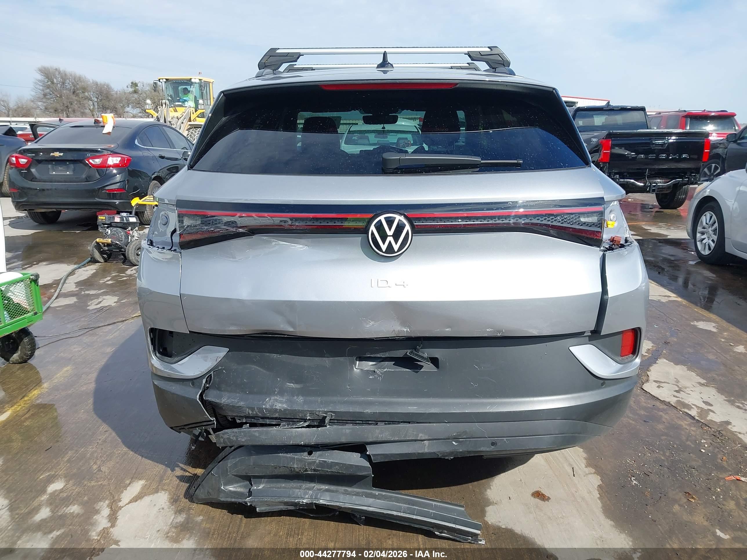 VOLKSWAGEN ID.4 image 6