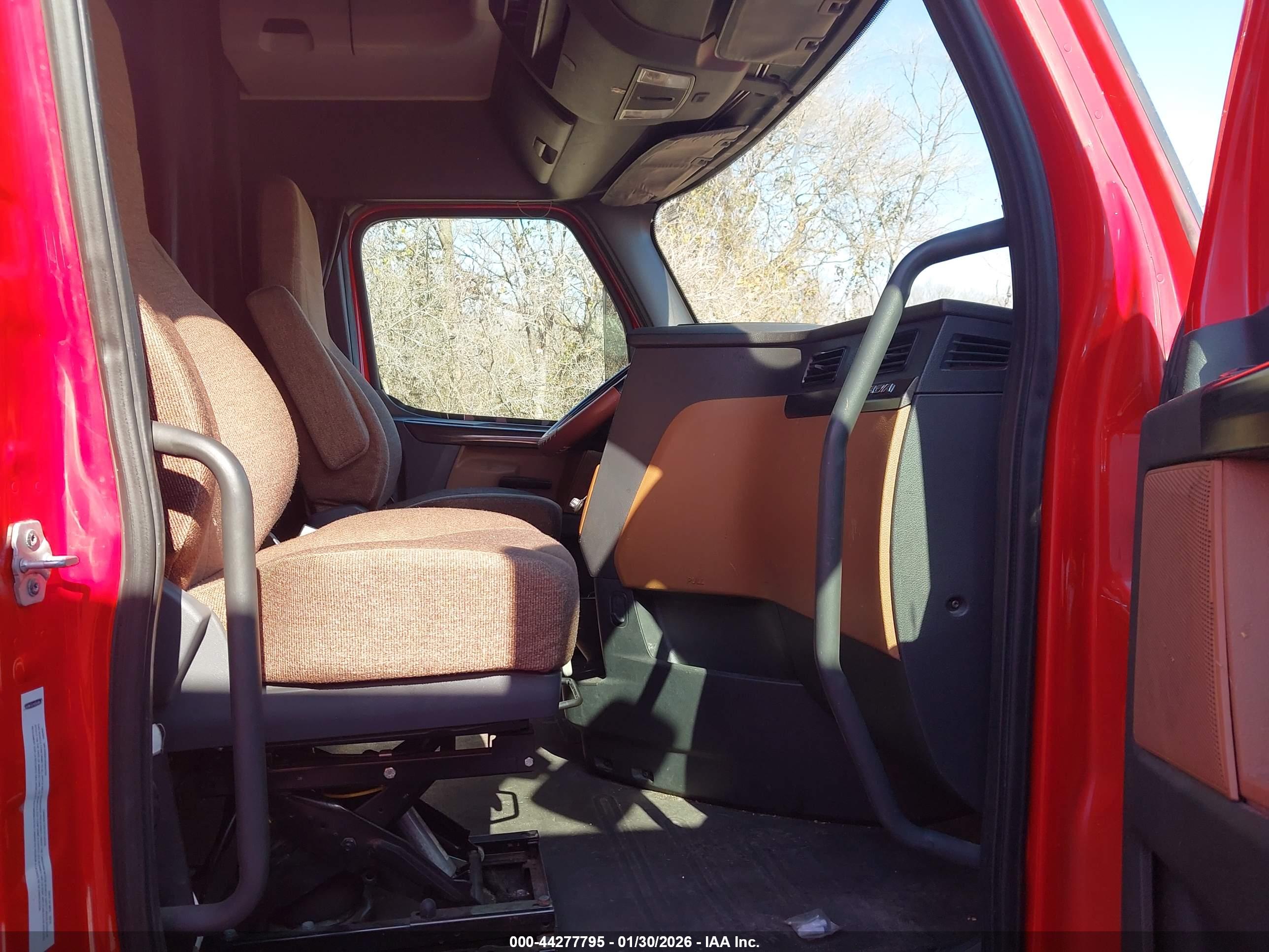 FREIGHTLINER NEW image 8