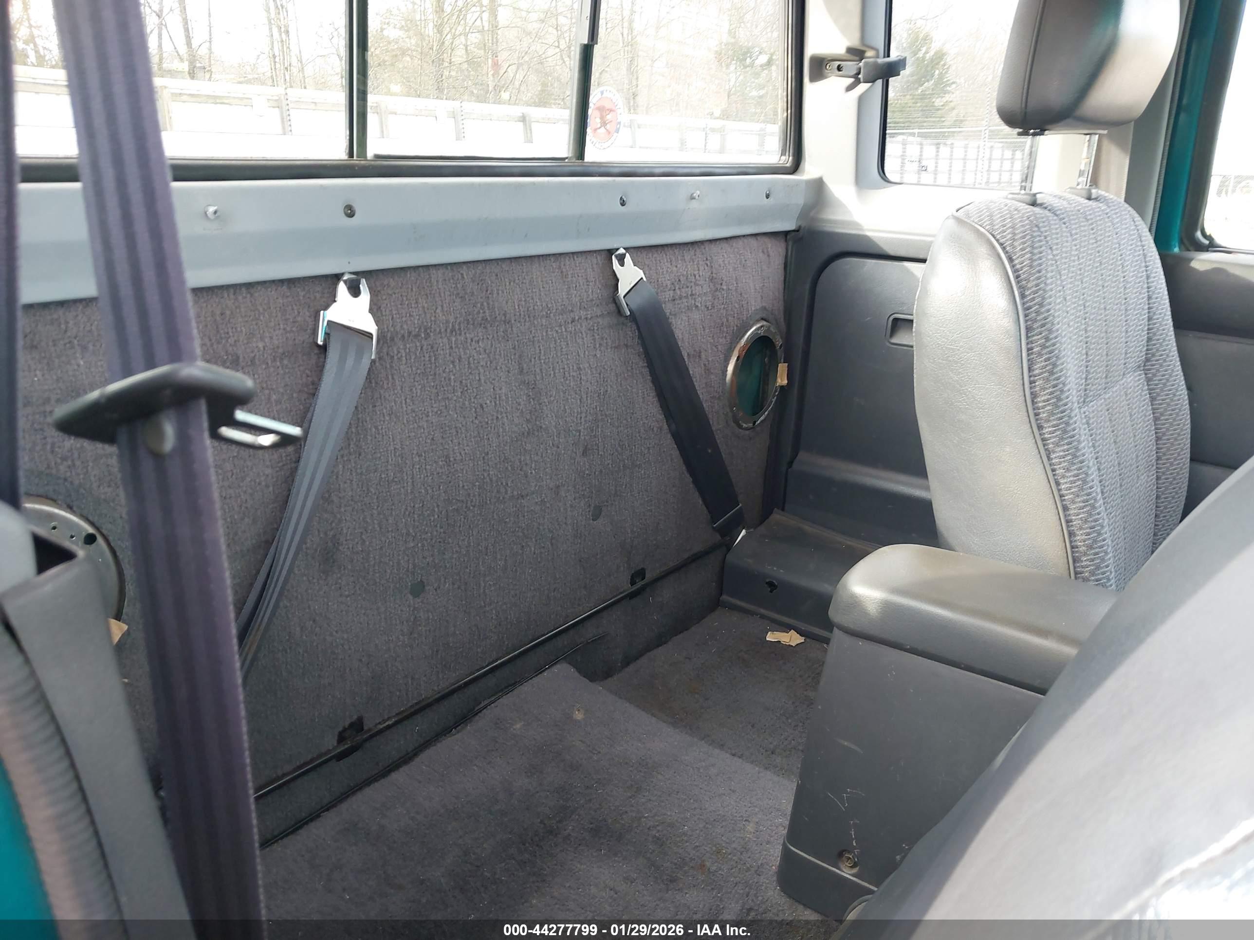 NISSAN 4X4 image 8