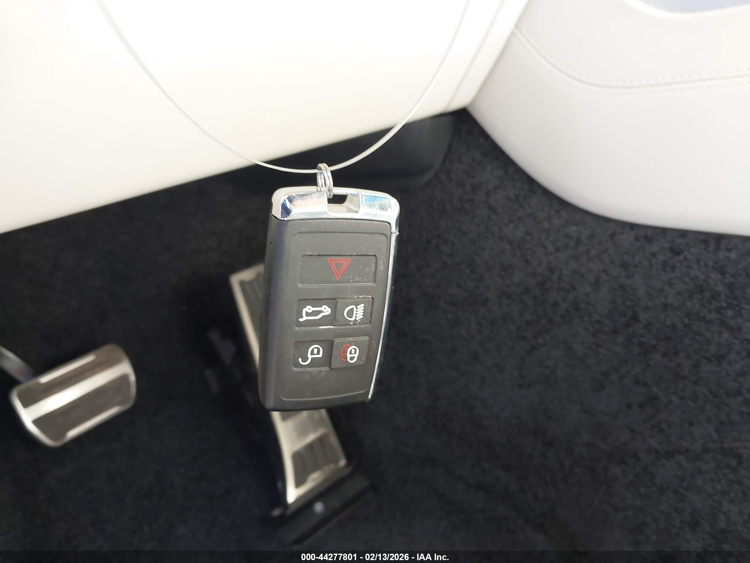 LAND ROVER image 11