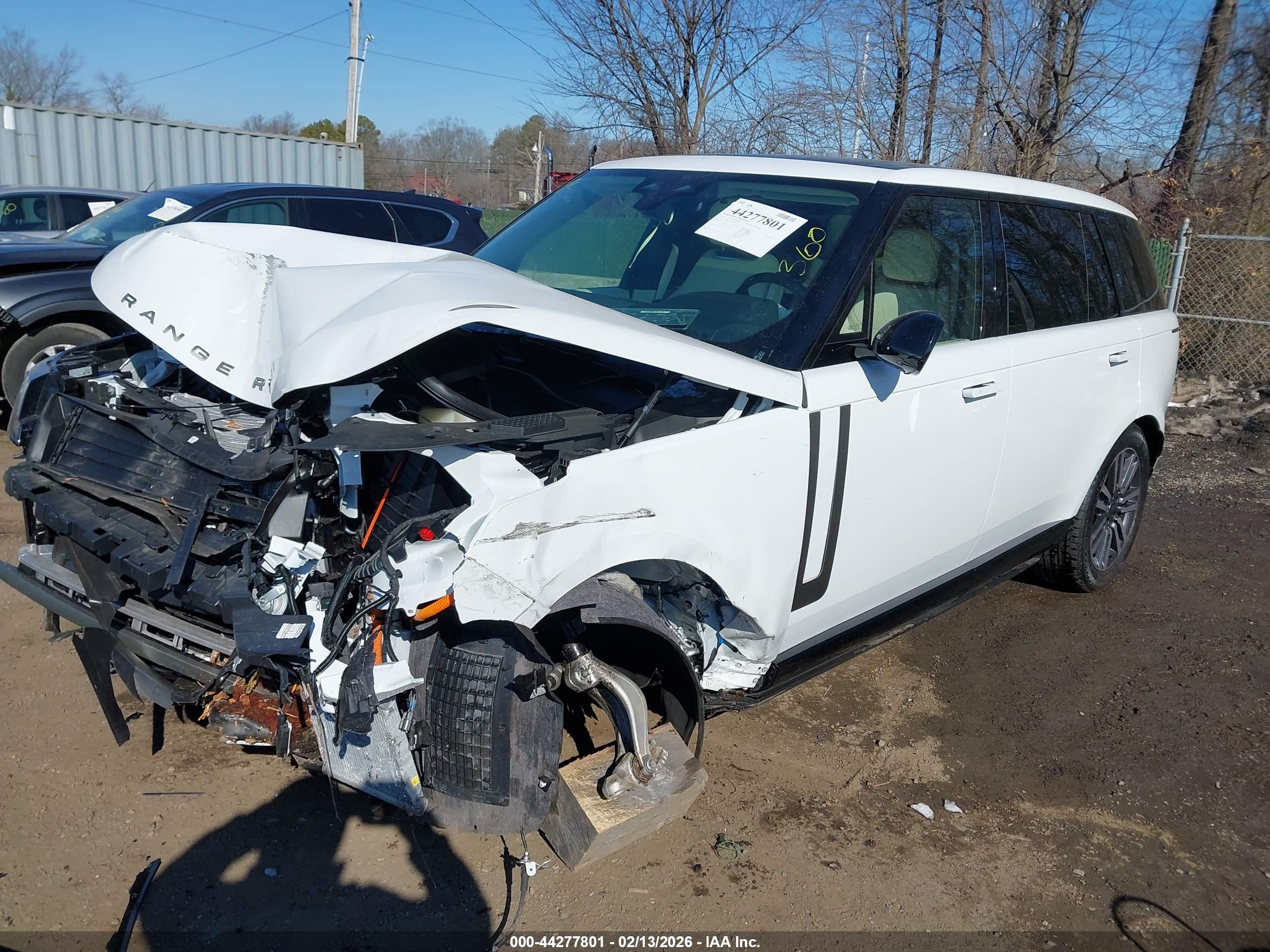 LAND ROVER image 2