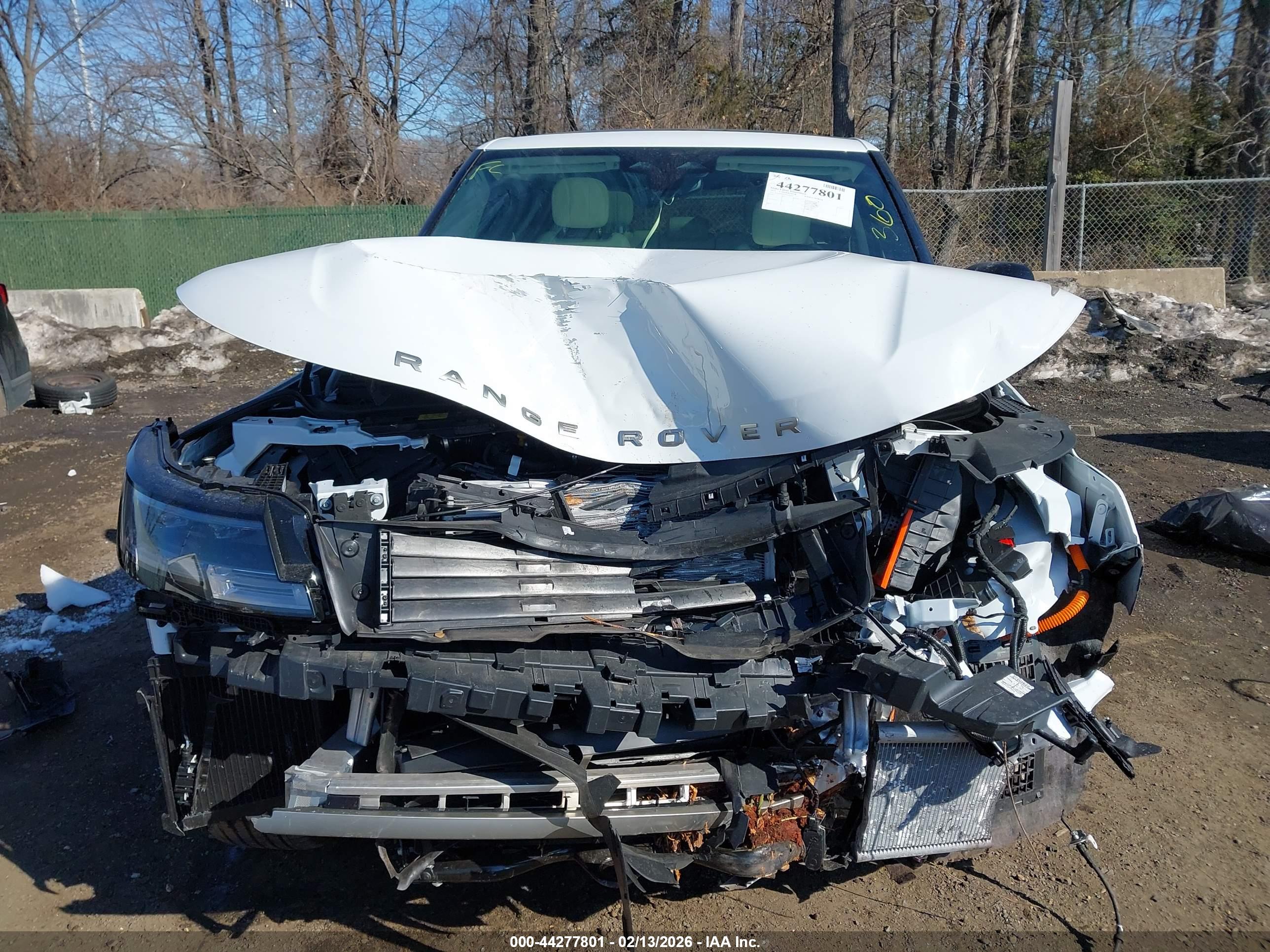 LAND ROVER image 6