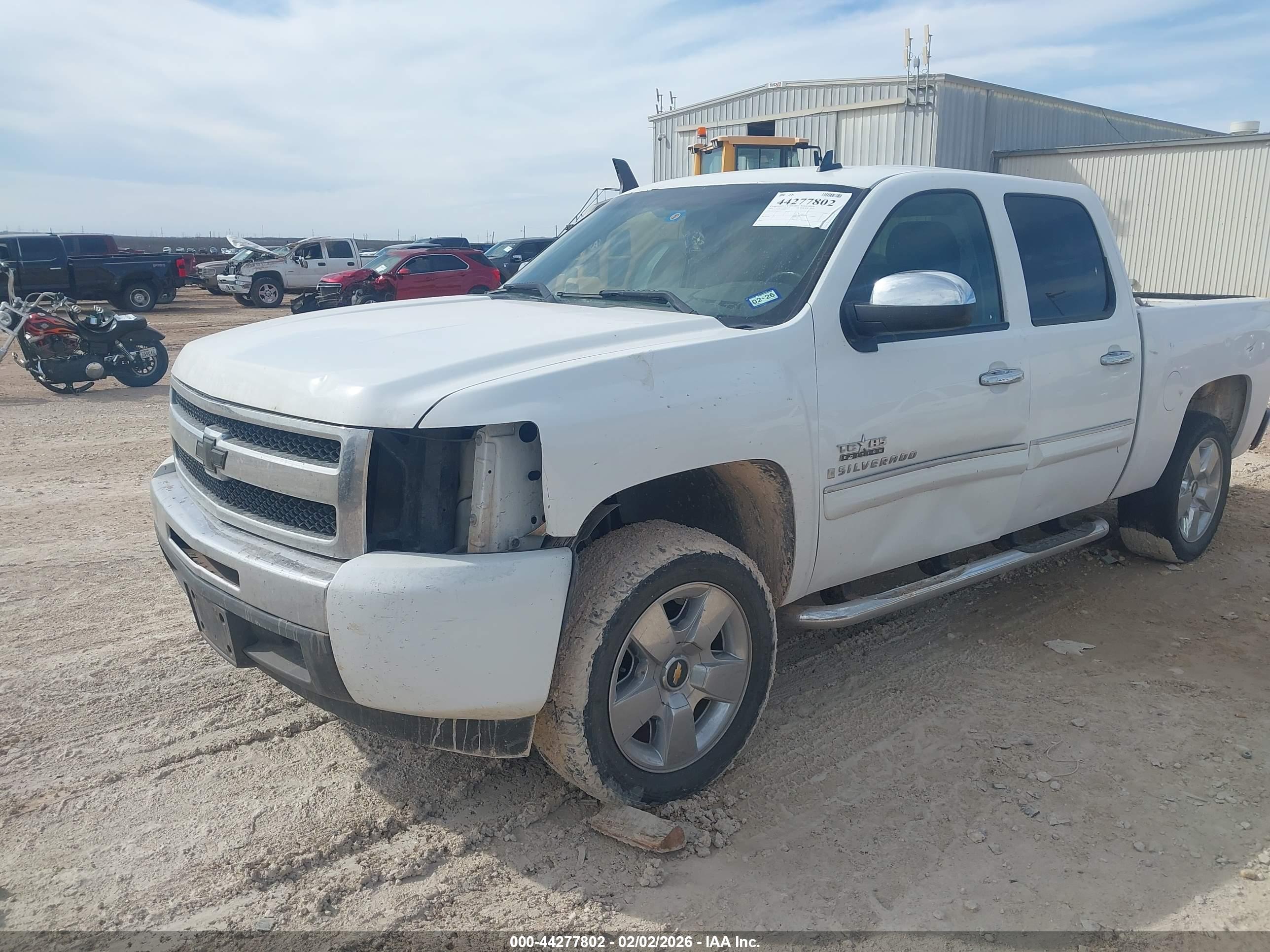 CHEVROLET SILVERADO image 6