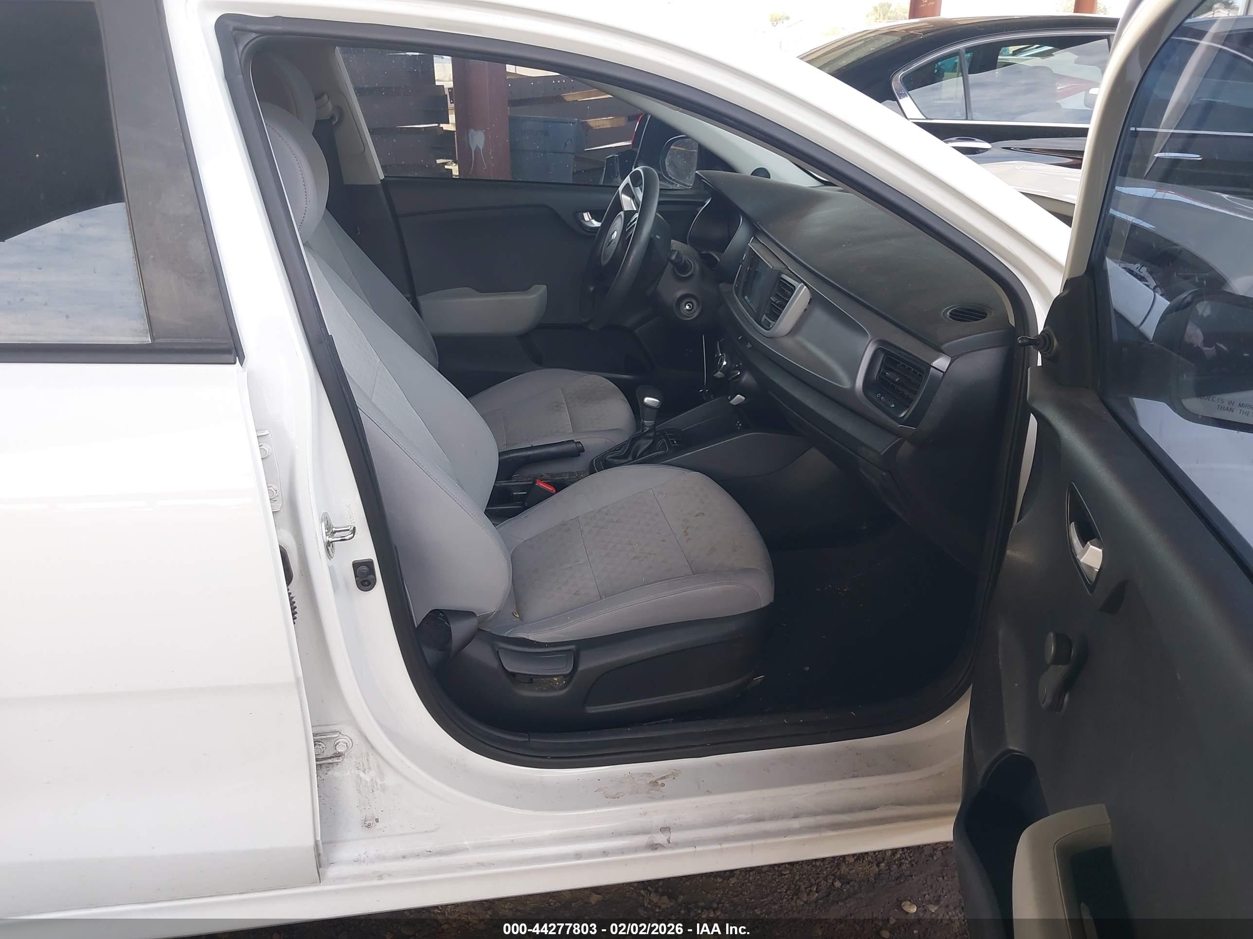 KIA RIO image 5
