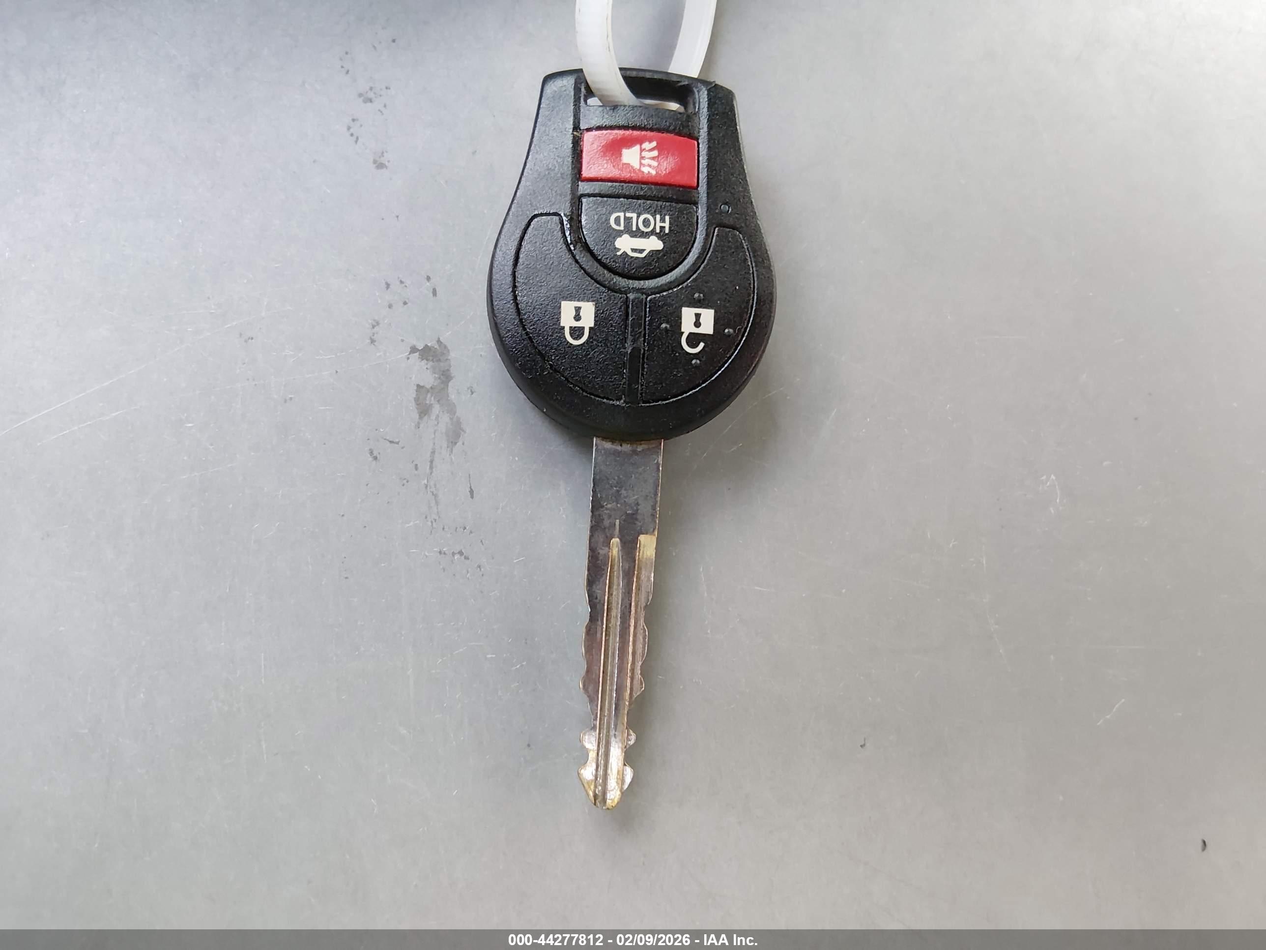 NISSAN VERSA image 11