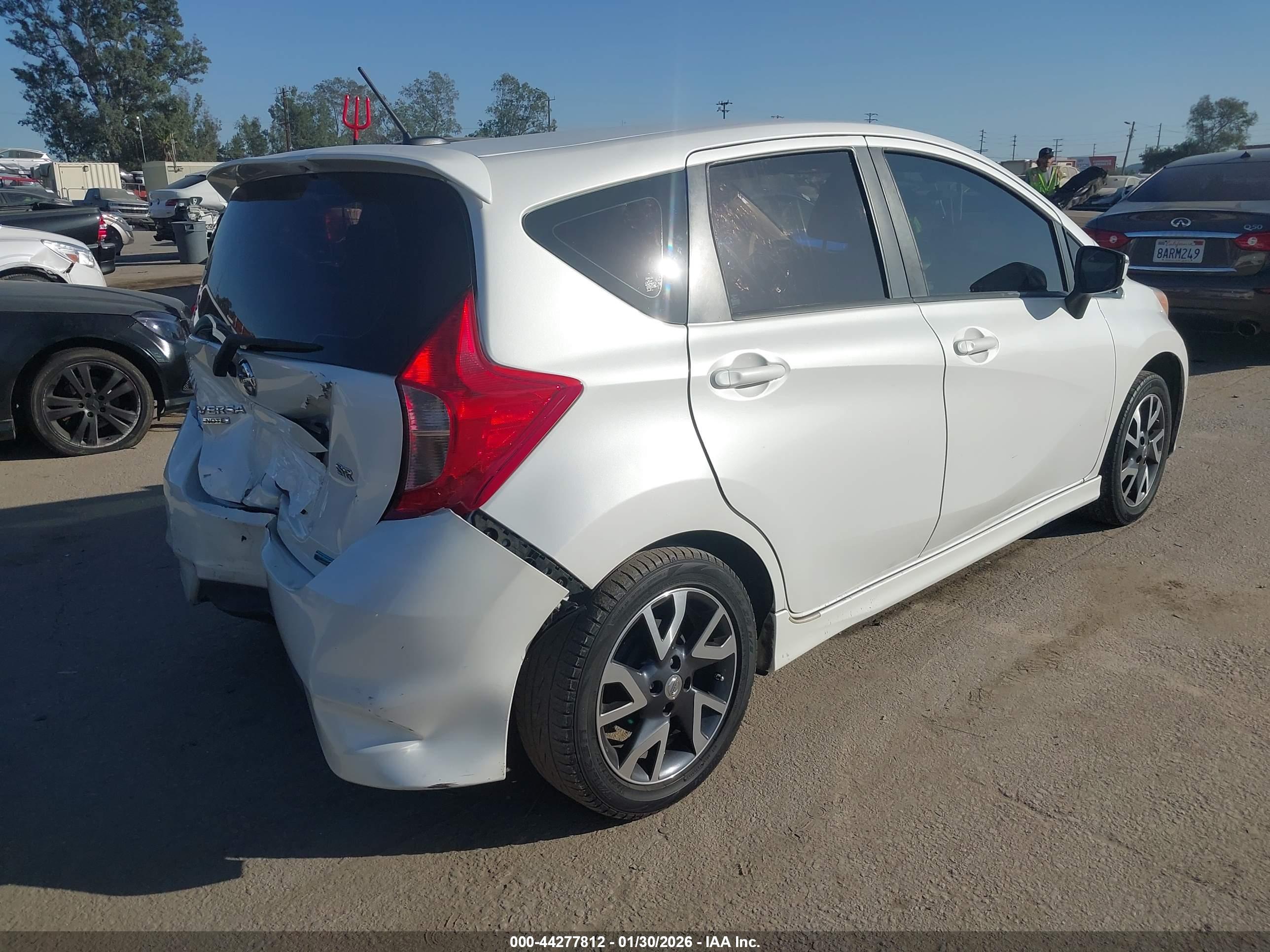 NISSAN VERSA image 4