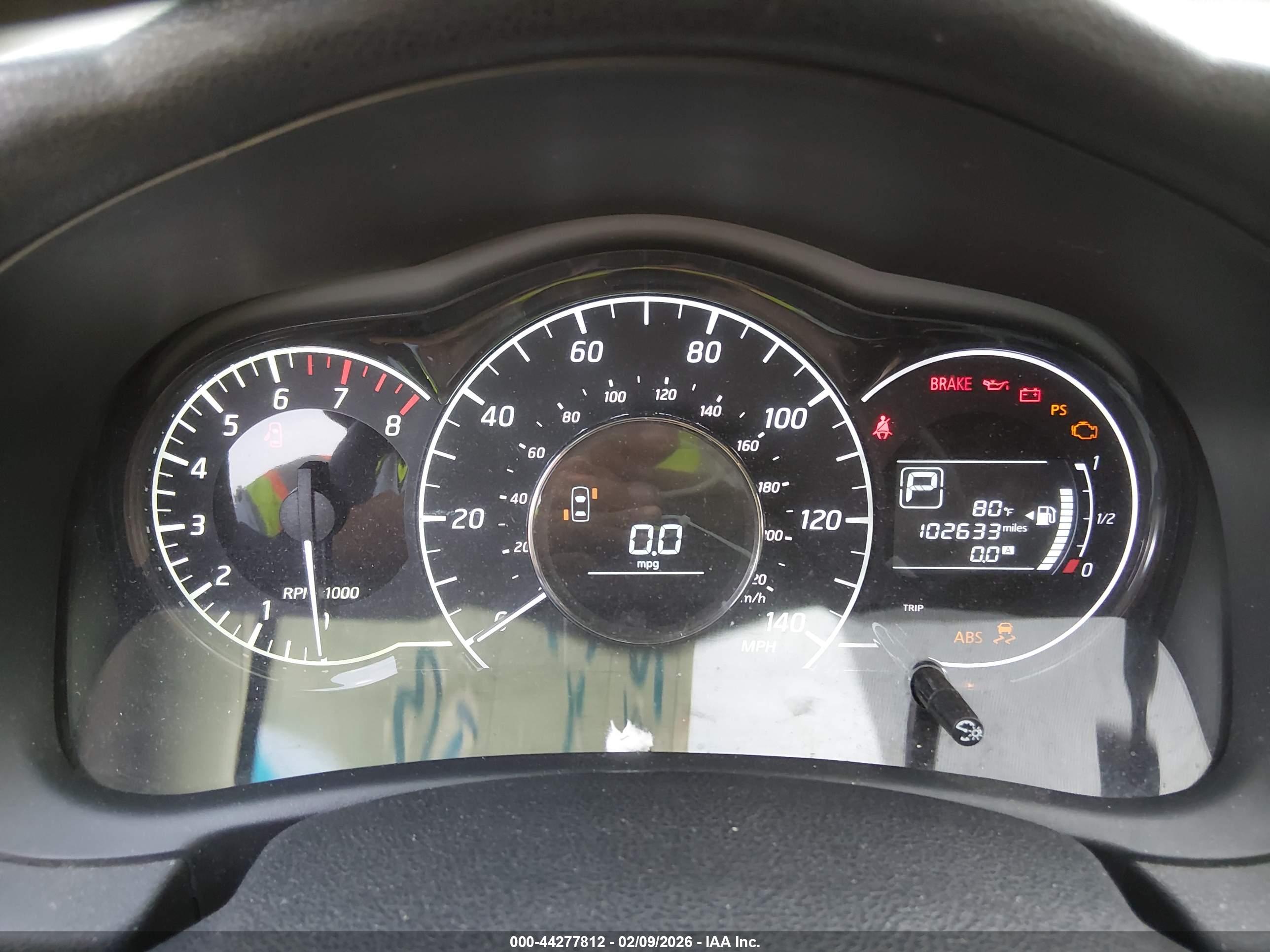 NISSAN VERSA image 7