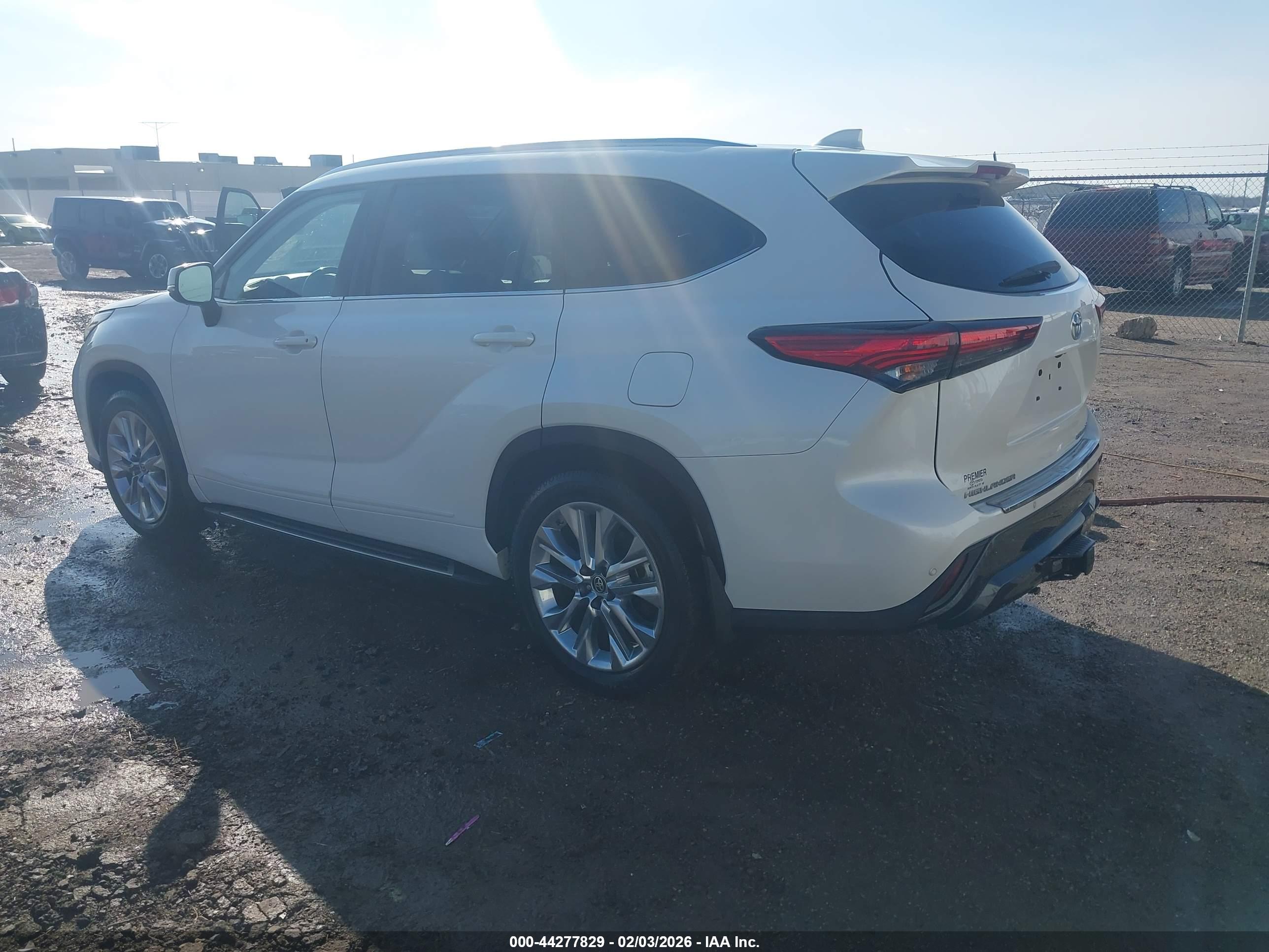 TOYOTA HIGHLANDER image 3