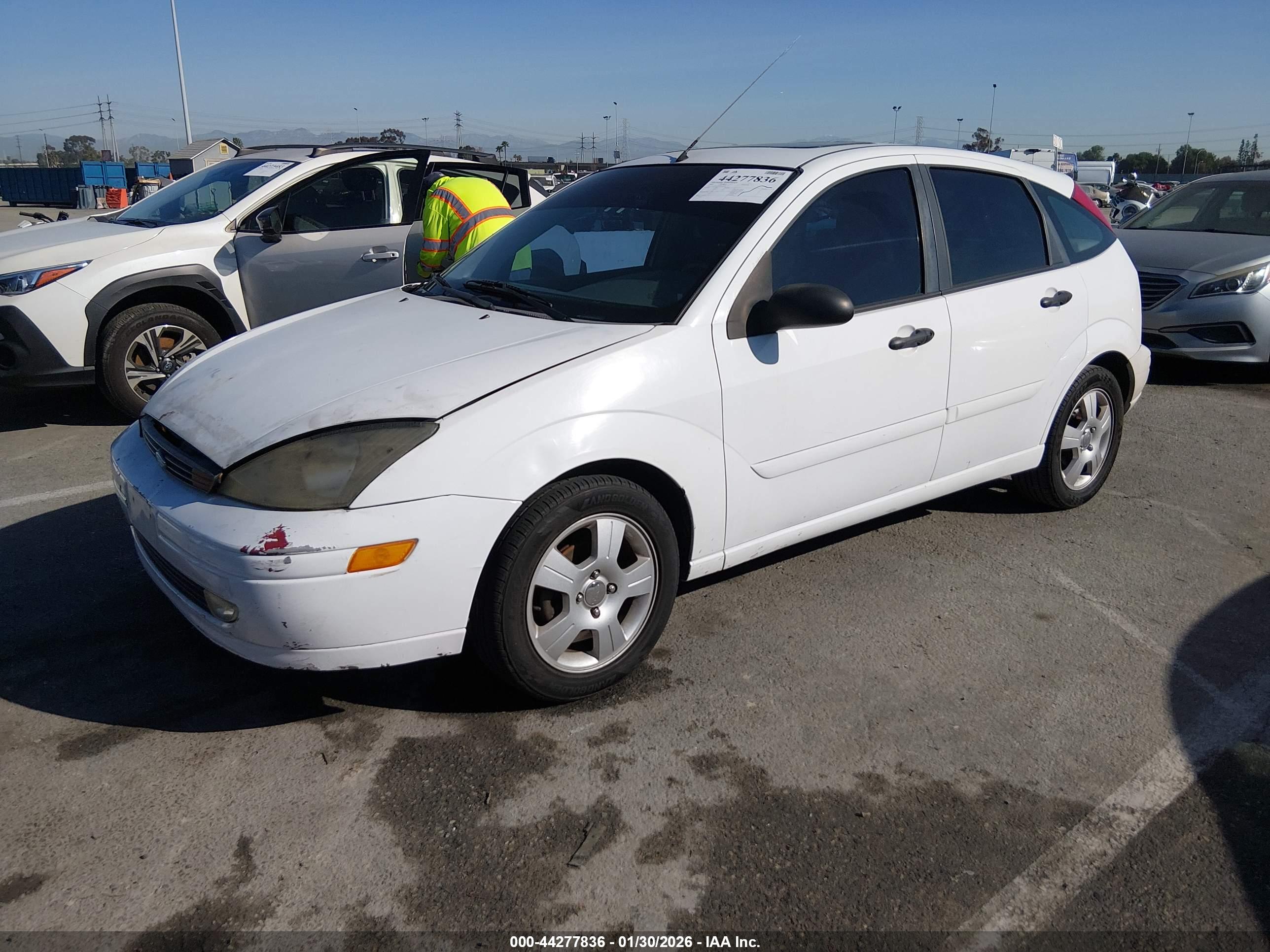 FORD FOCUS image 2