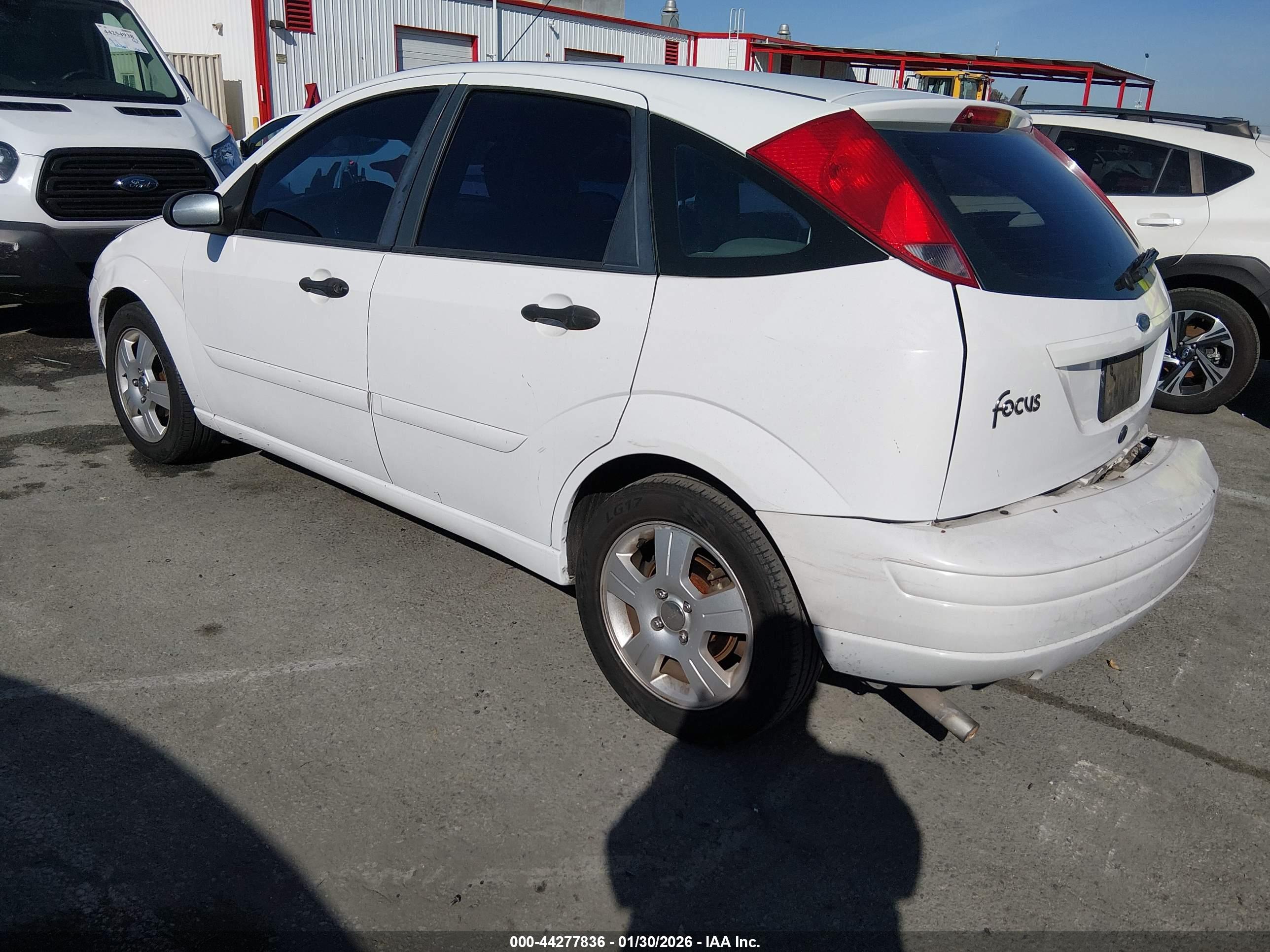 FORD FOCUS image 3