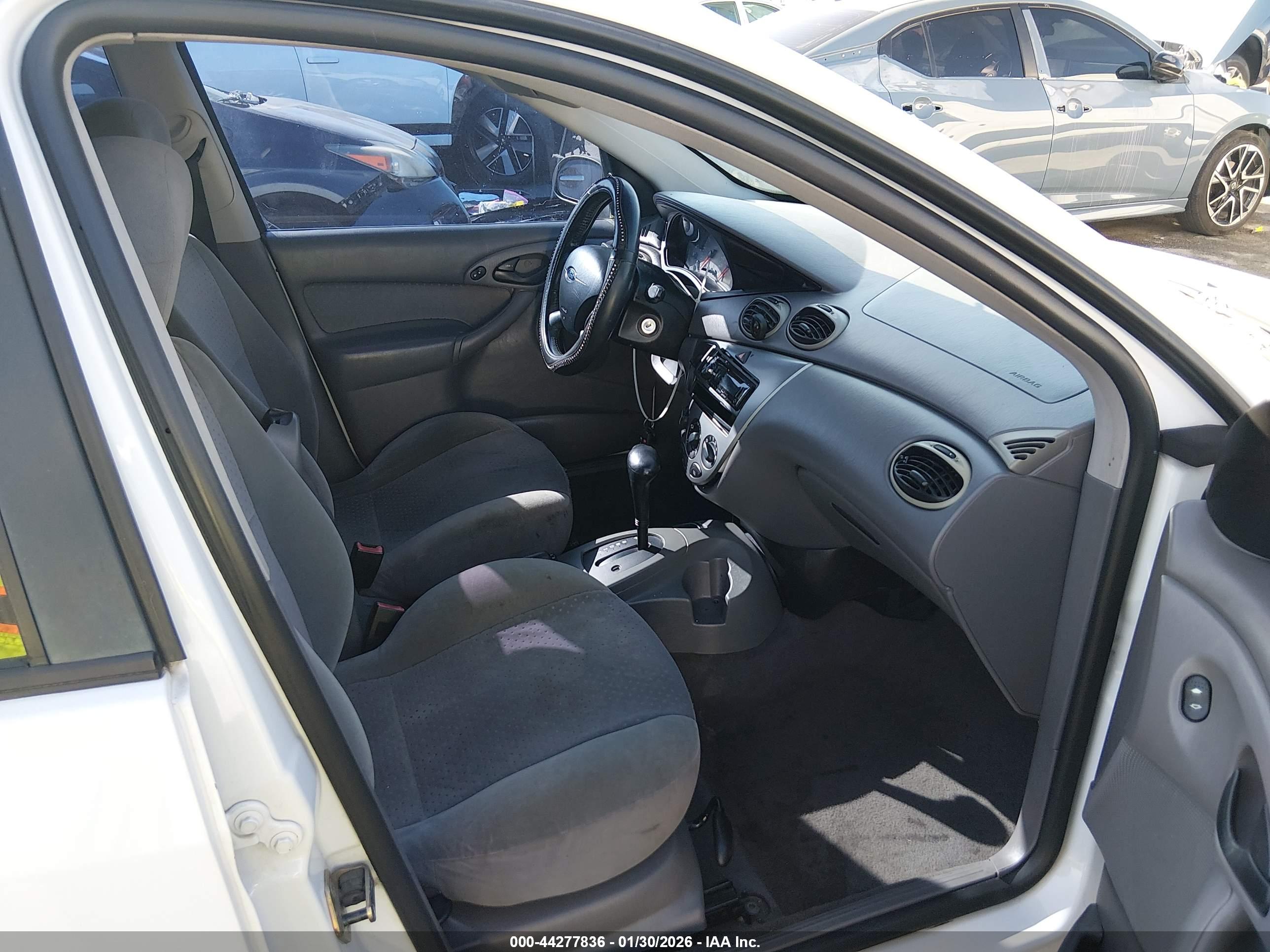 FORD FOCUS image 5