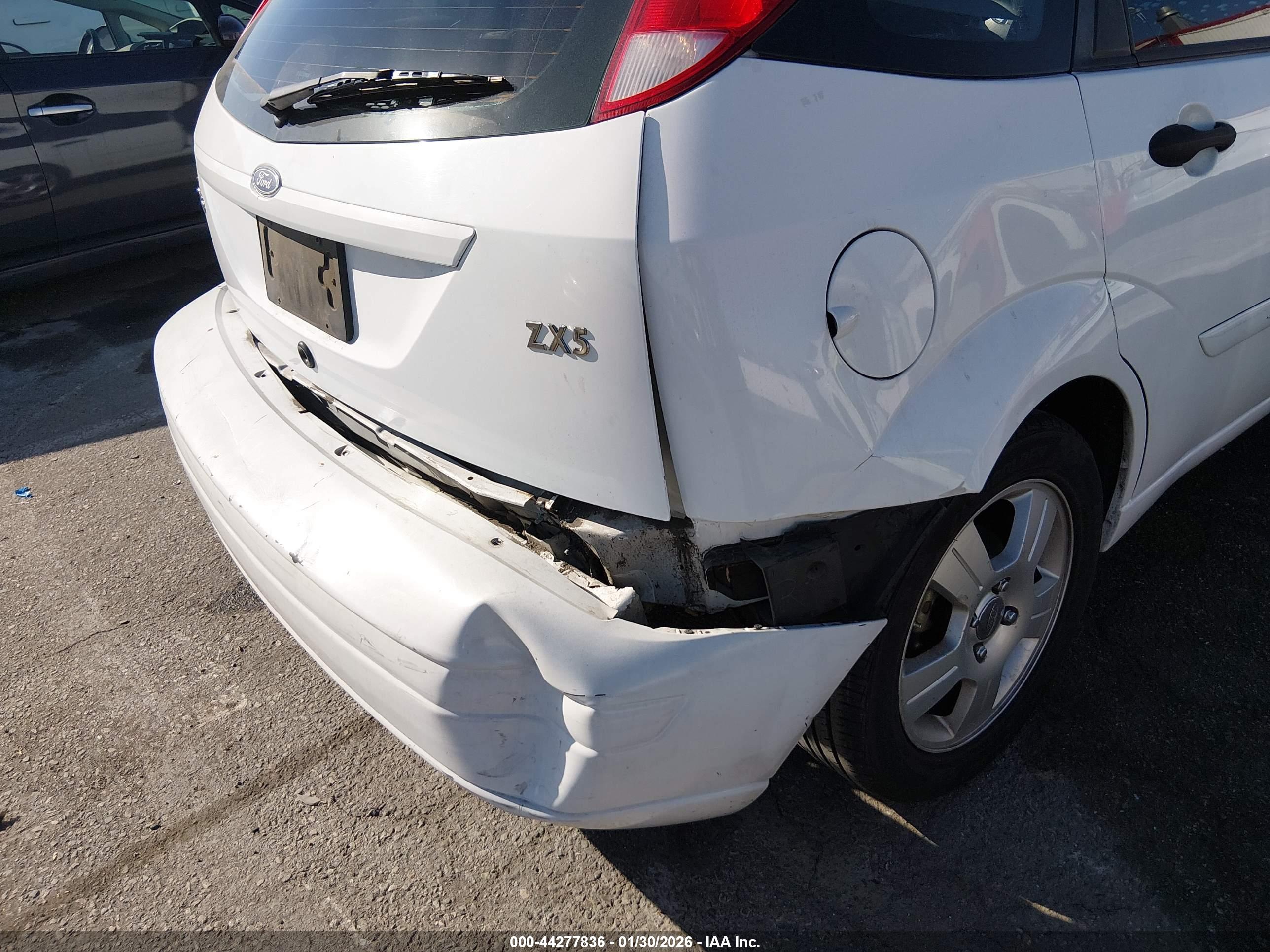 FORD FOCUS image 6