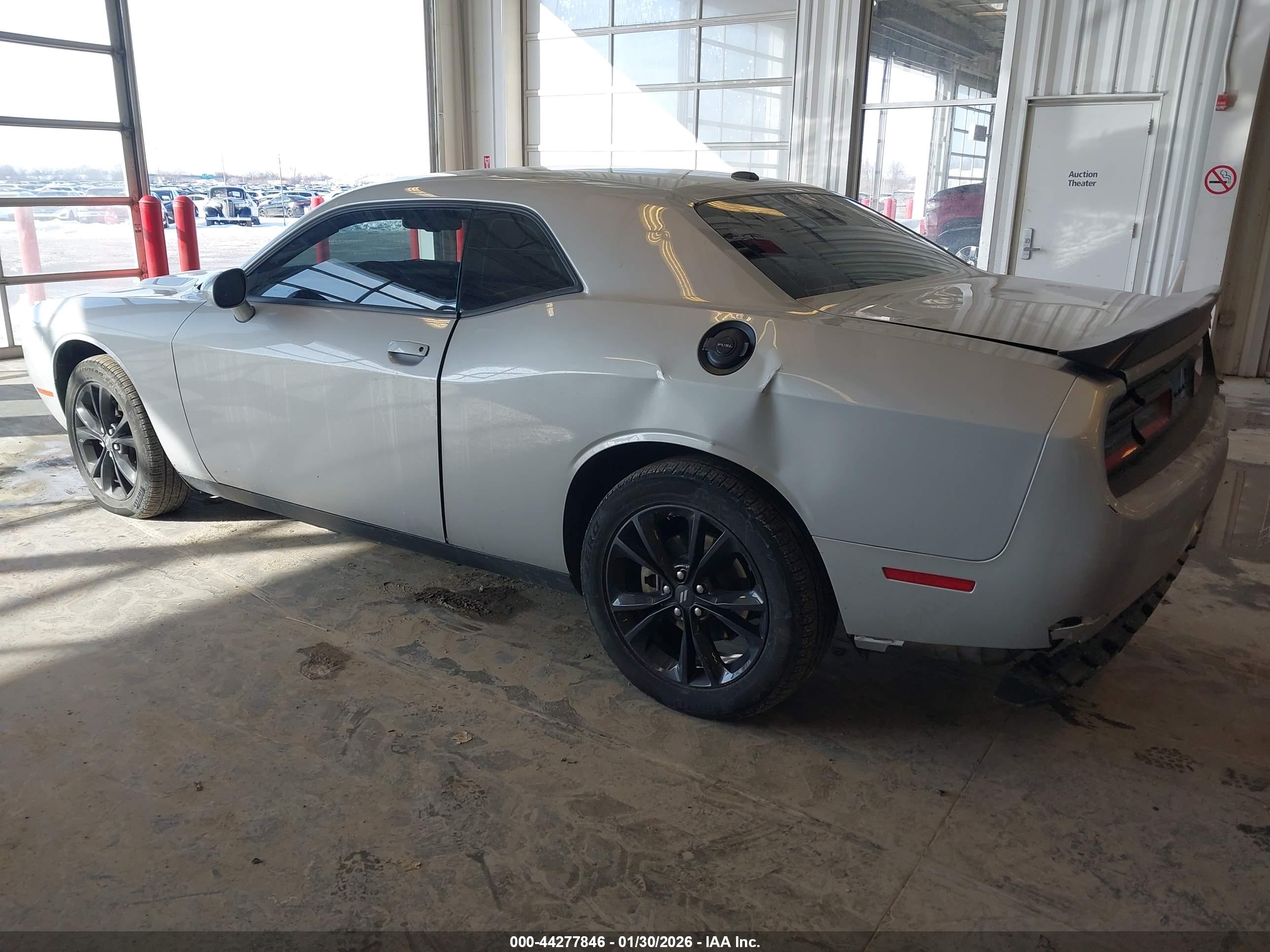 DODGE CHALLENGER image 3