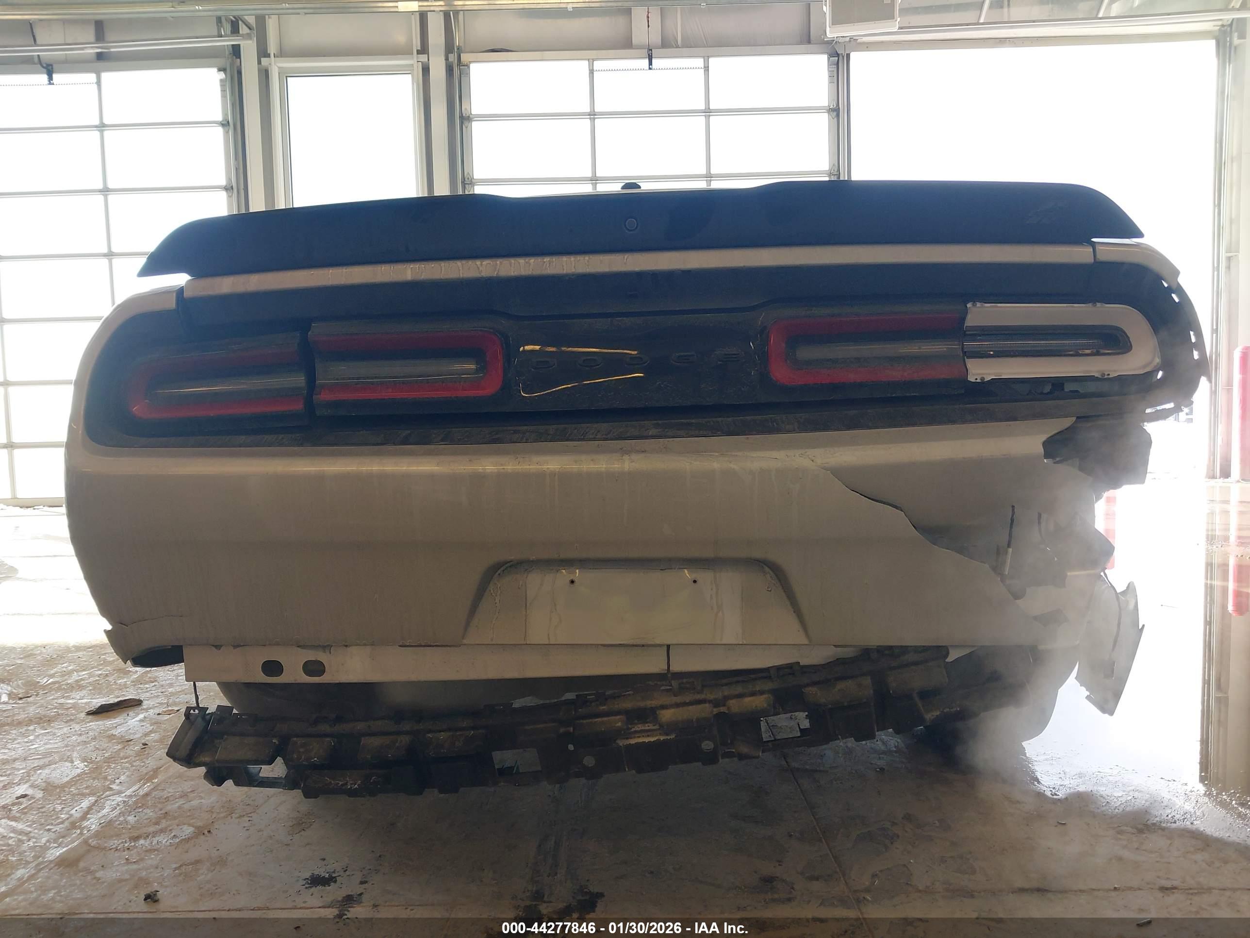DODGE CHALLENGER image 6