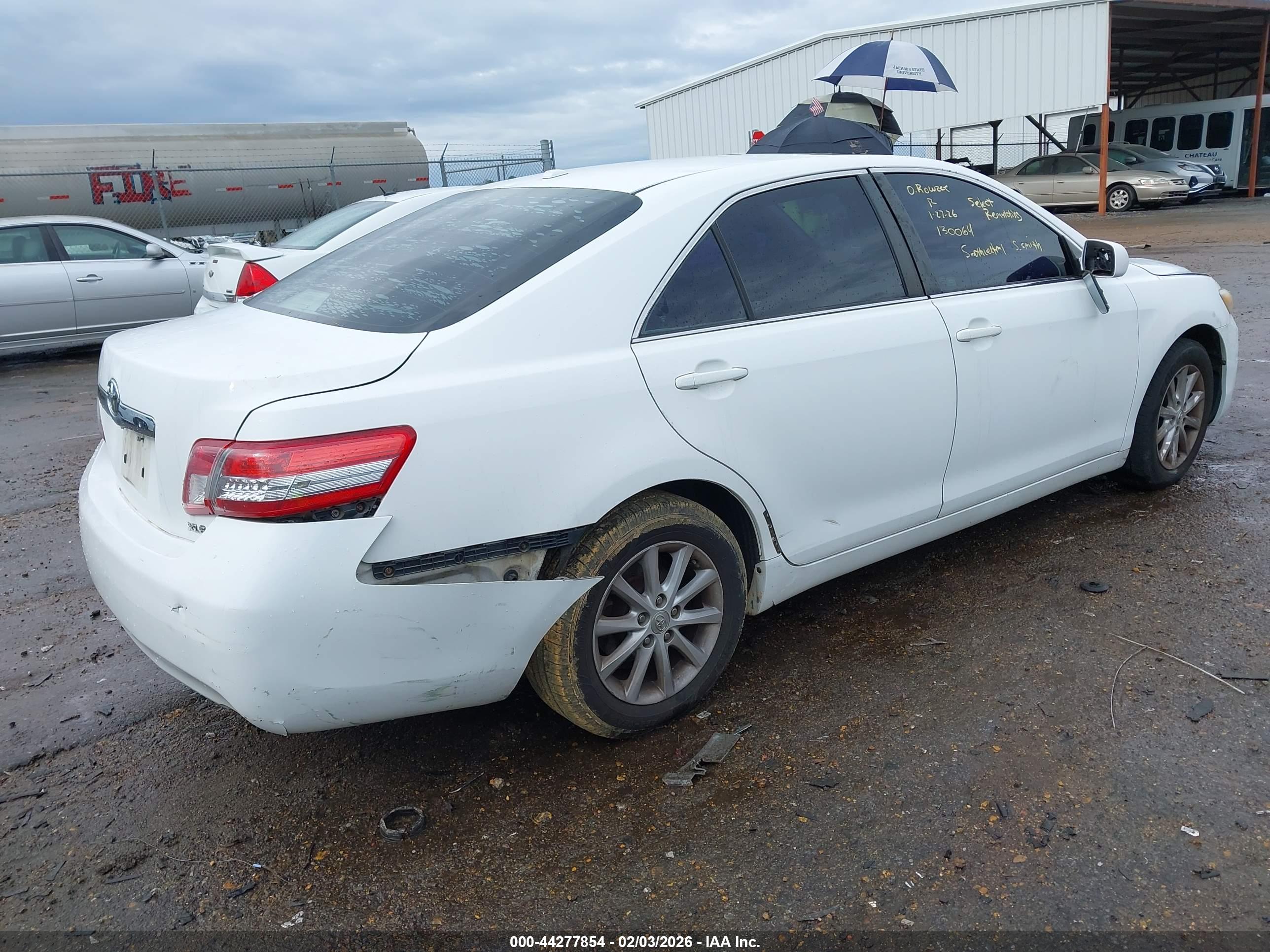 TOYOTA CAMRY image 4