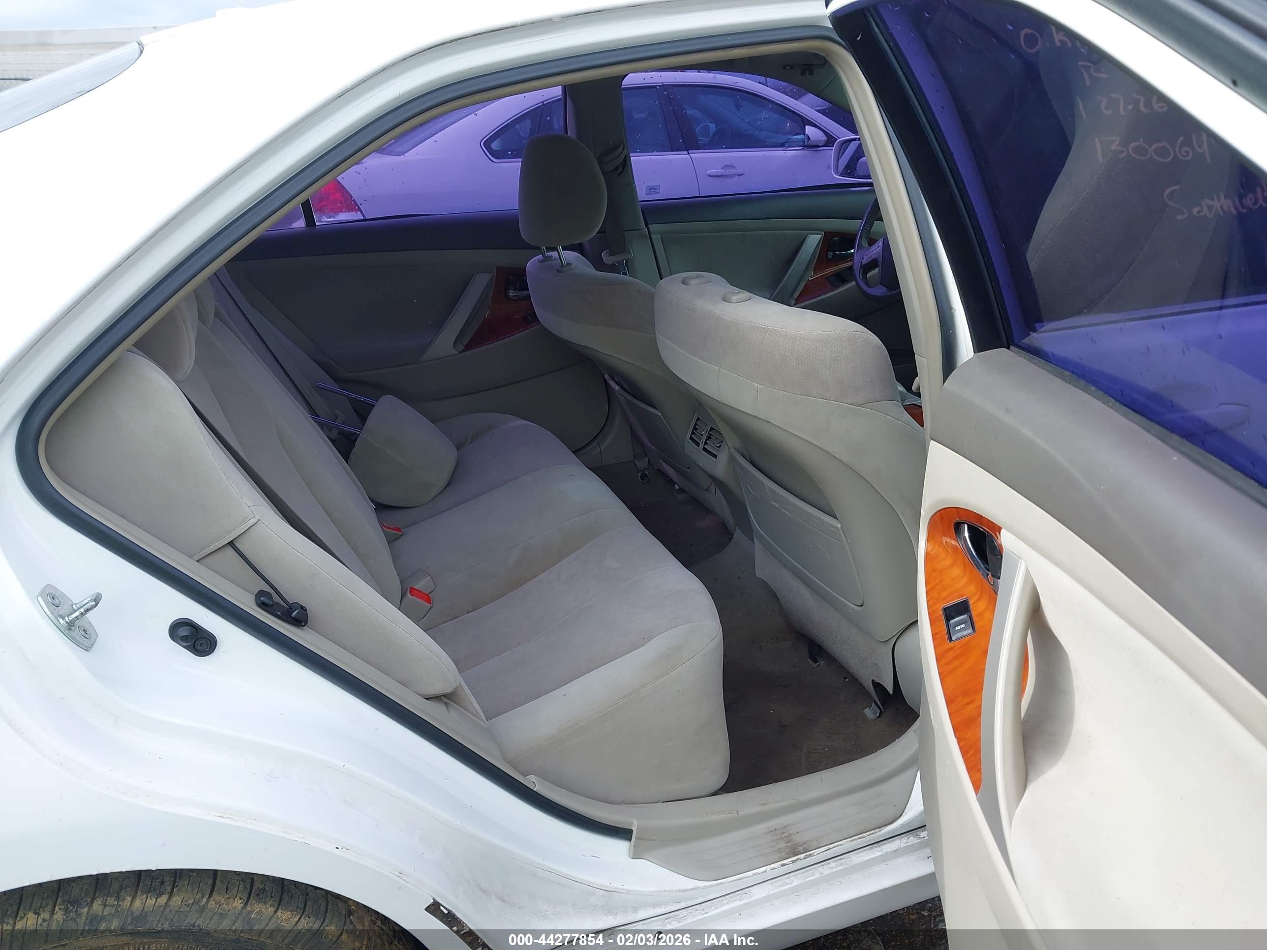 TOYOTA CAMRY image 8