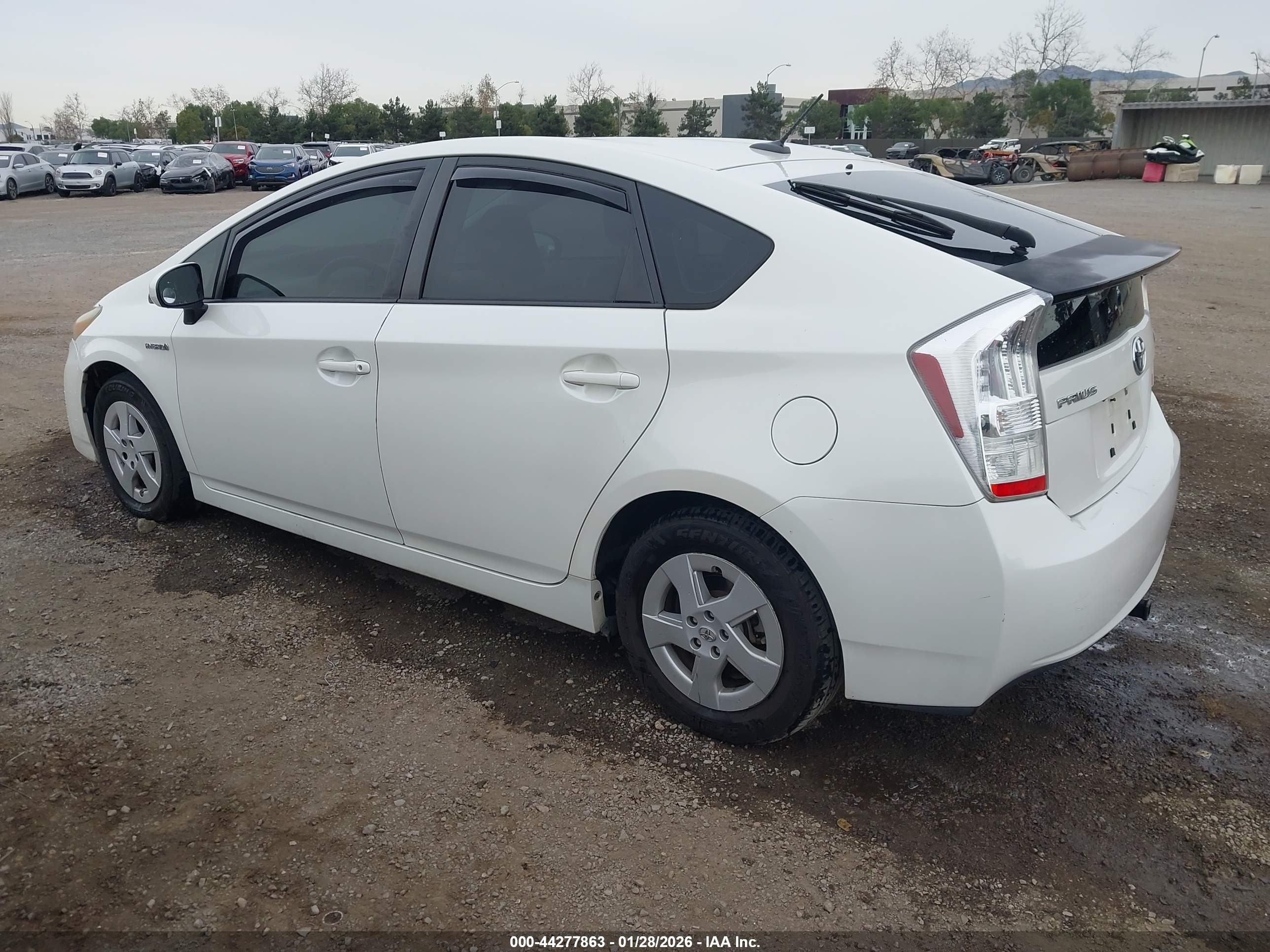 TOYOTA PRIUS image 3
