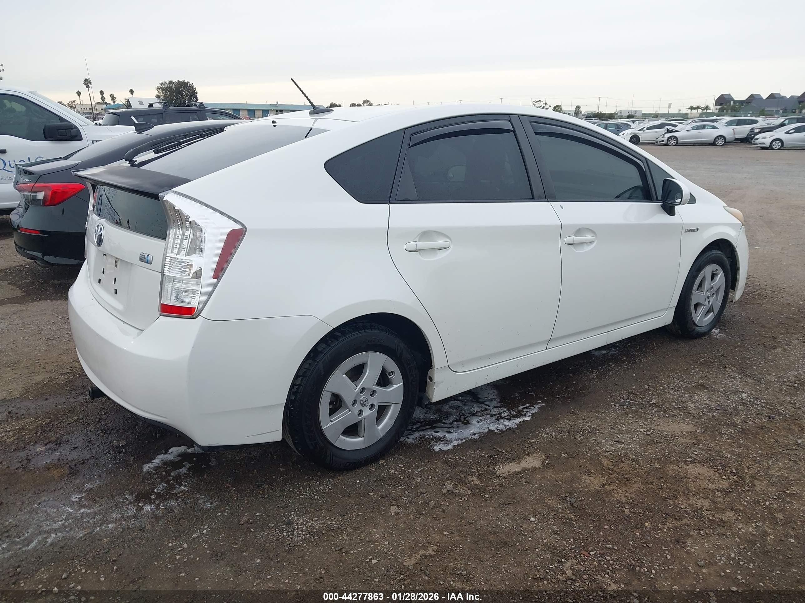 TOYOTA PRIUS image 4